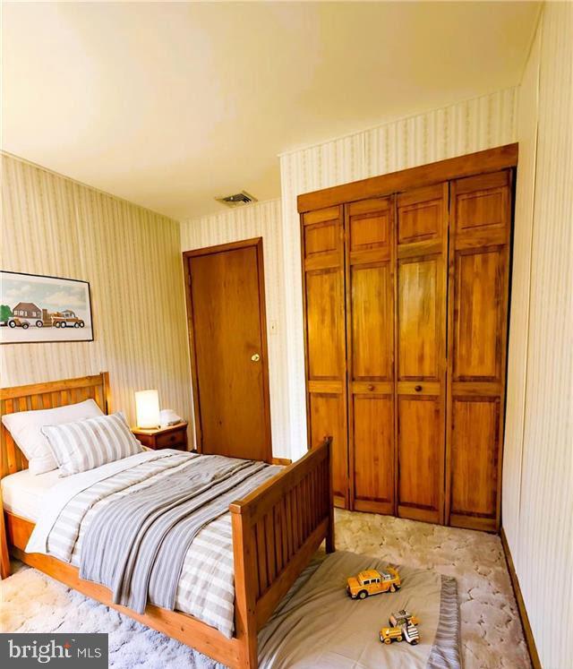 NIS HOLLOW ACRES - Residential