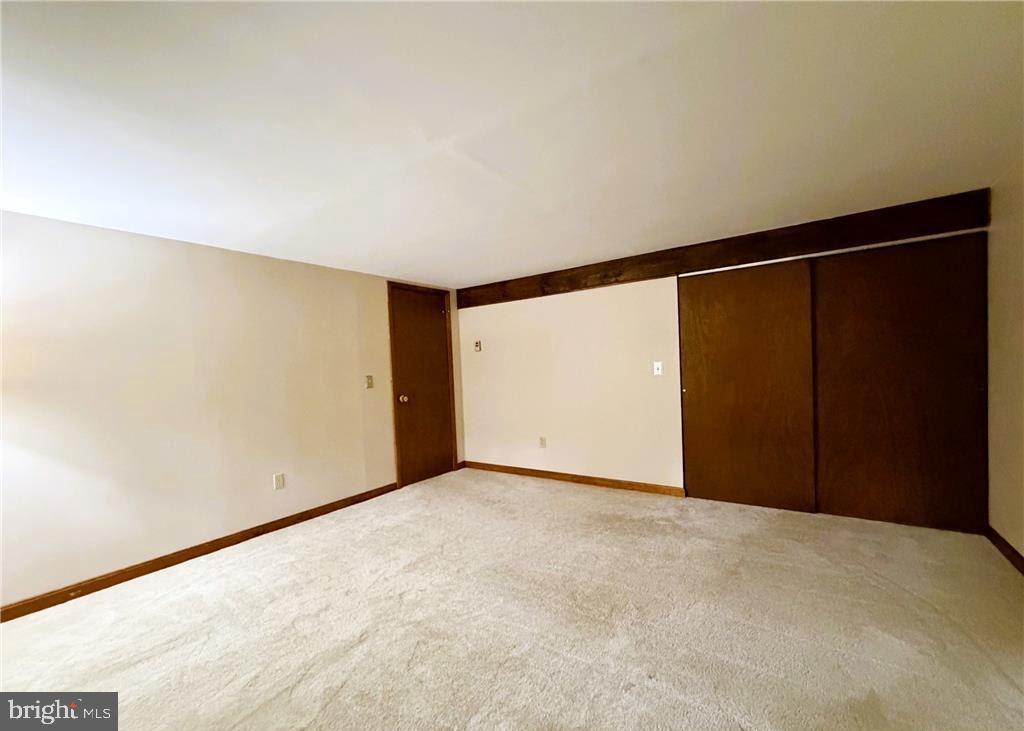 NIS HOLLOW ACRES - Residential