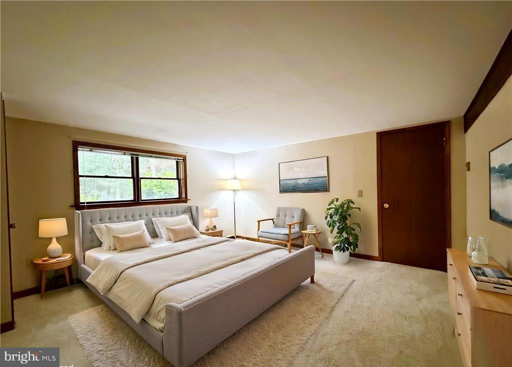 NIS HOLLOW ACRES - Residential
