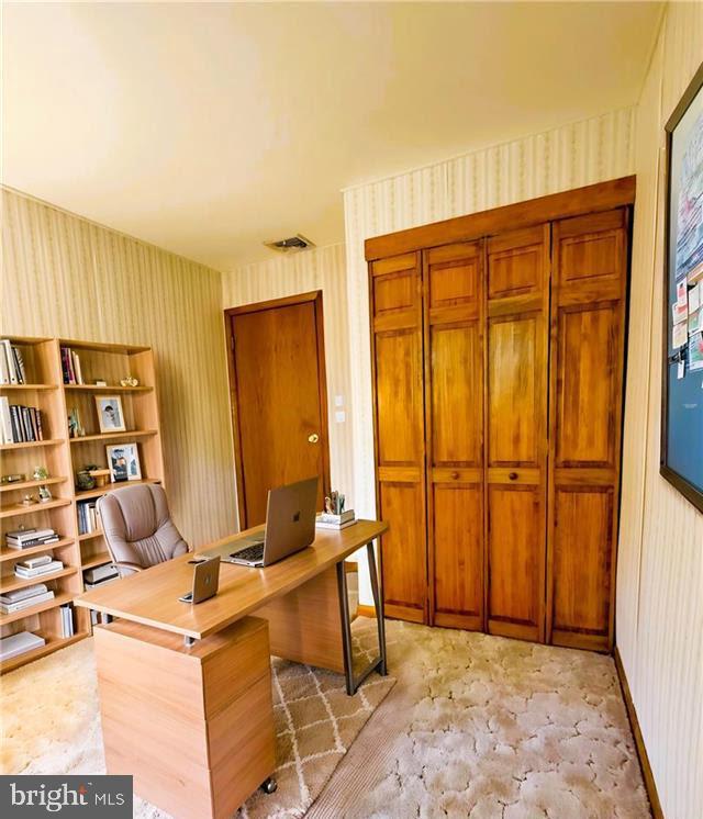 NIS HOLLOW ACRES - Residential