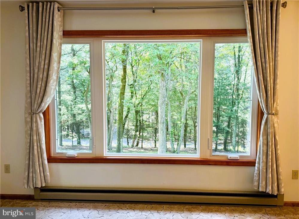 NIS HOLLOW ACRES - Residential