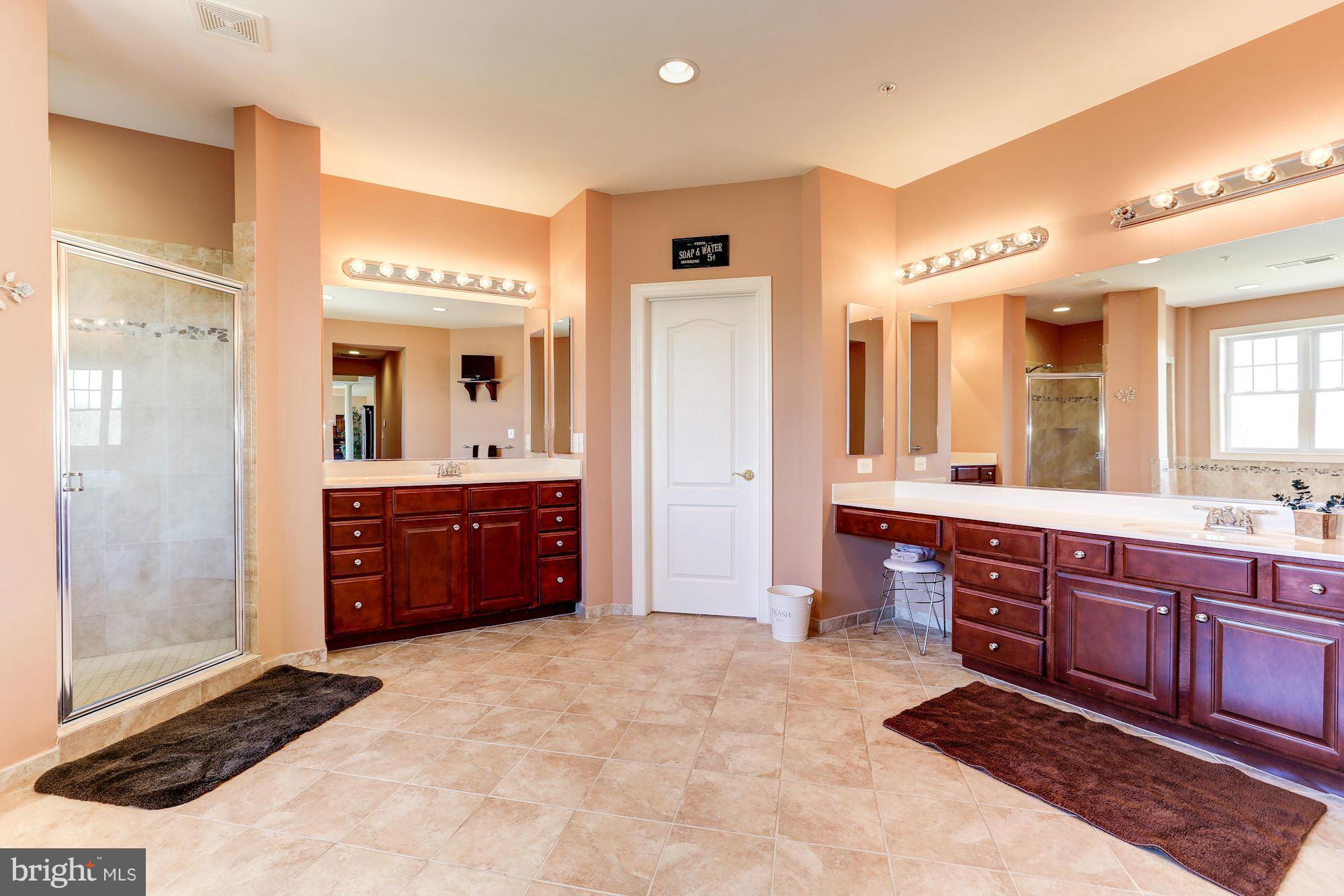 POOLESVILLE - Residential