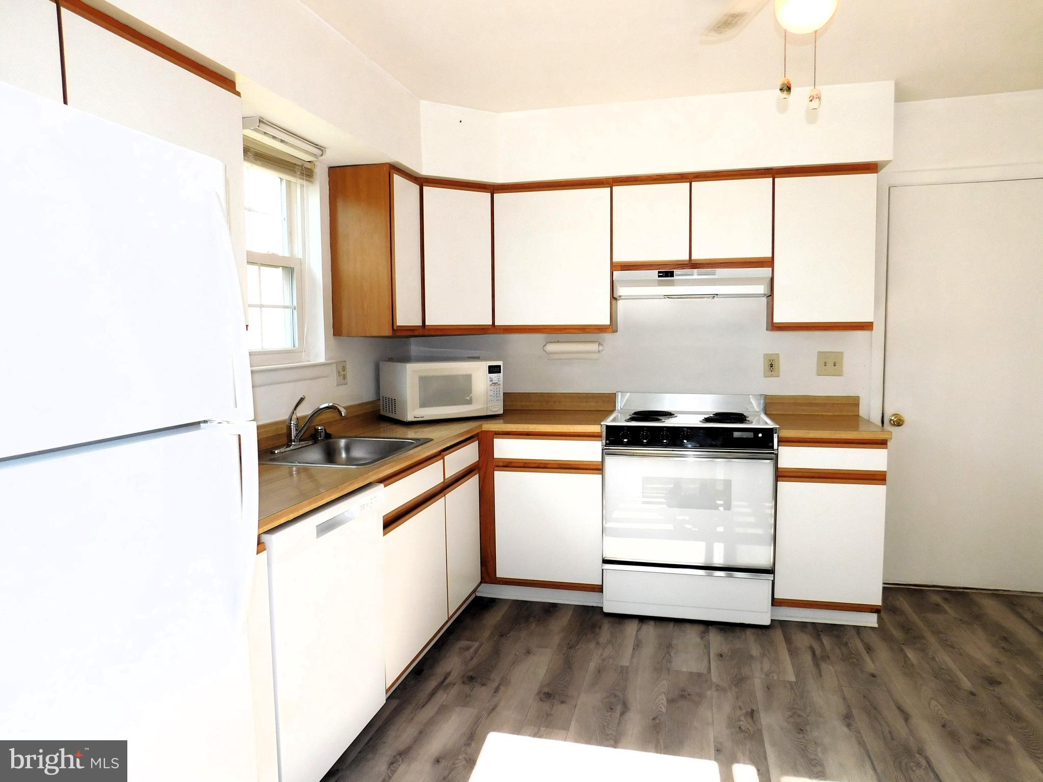CRESTWOOD VILLAGE - Residential