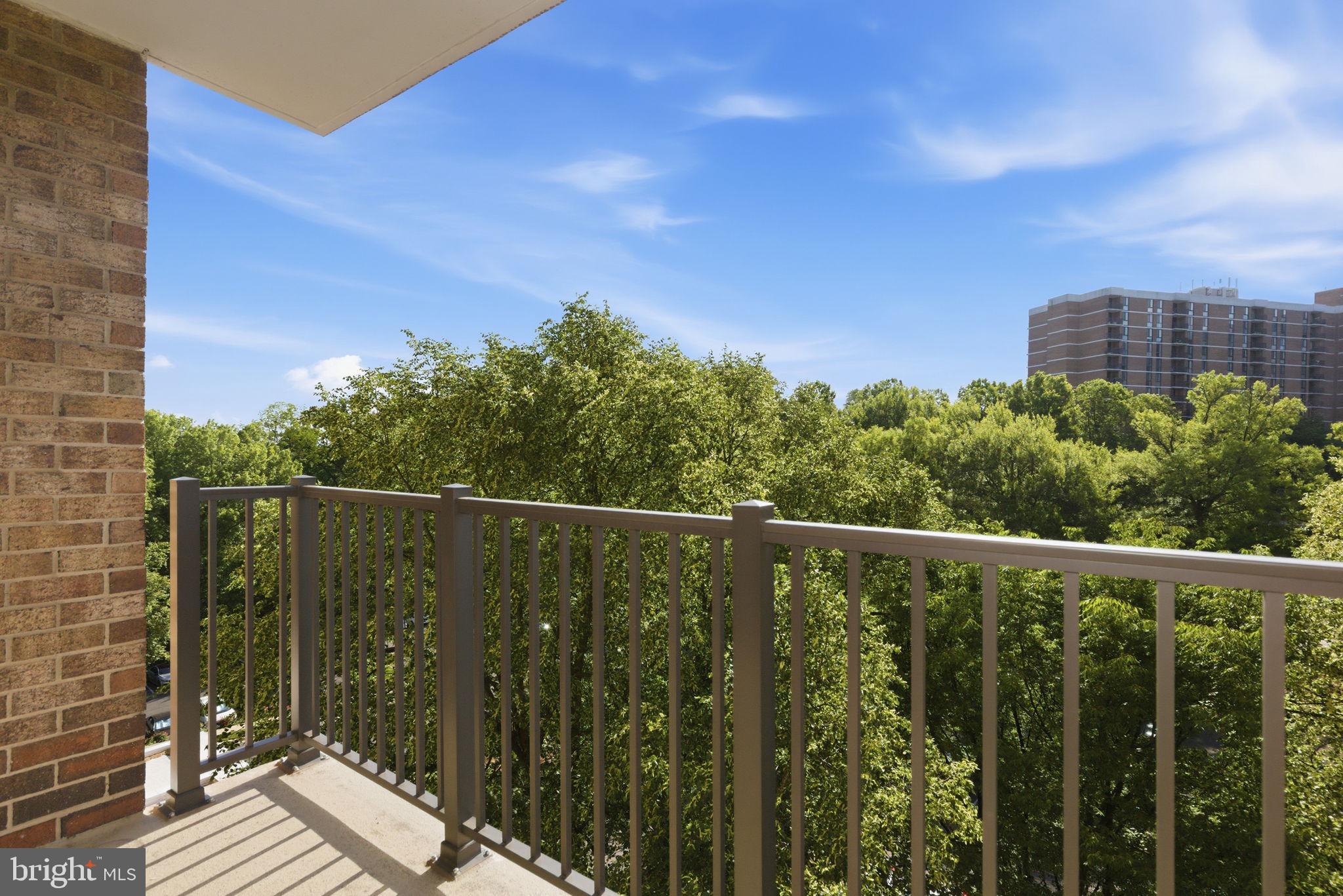 IDYLWOOD TOWERS - Residential