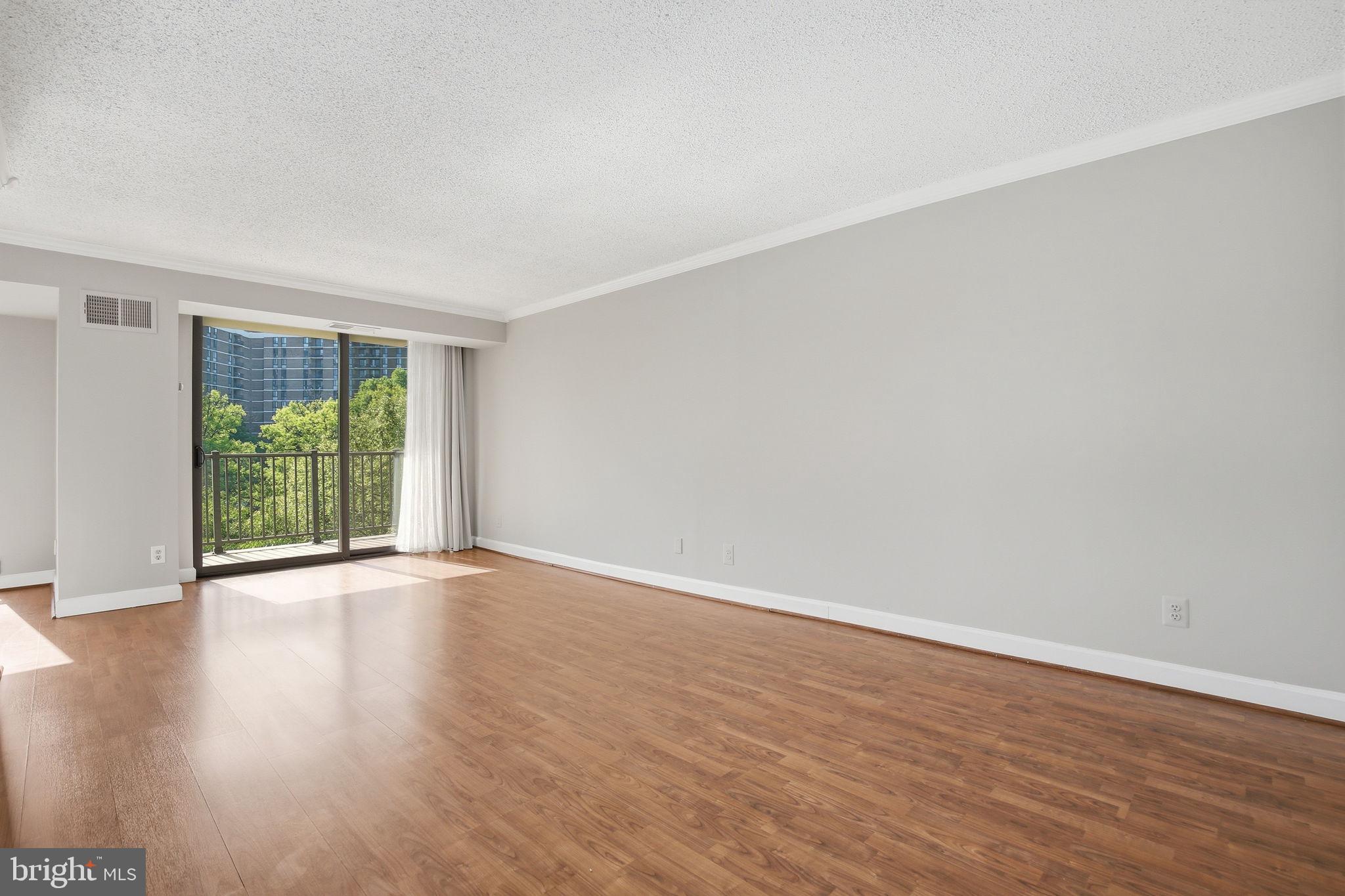 IDYLWOOD TOWERS - Residential
