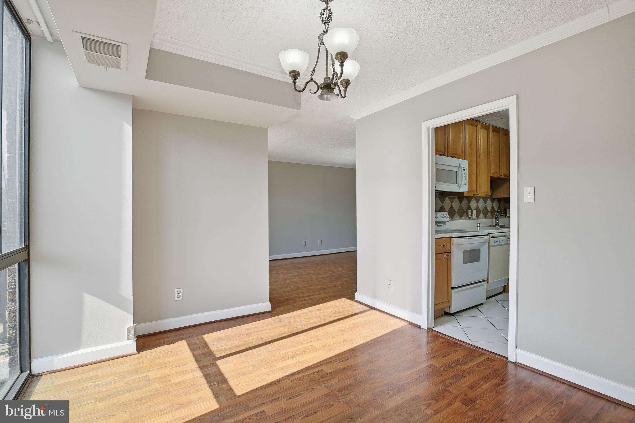 IDYLWOOD TOWERS - Residential
