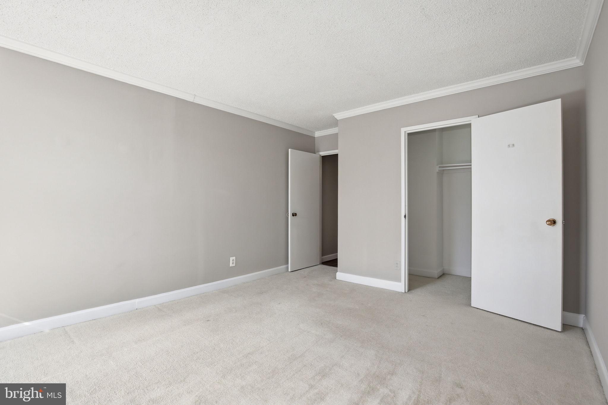 IDYLWOOD TOWERS - Residential