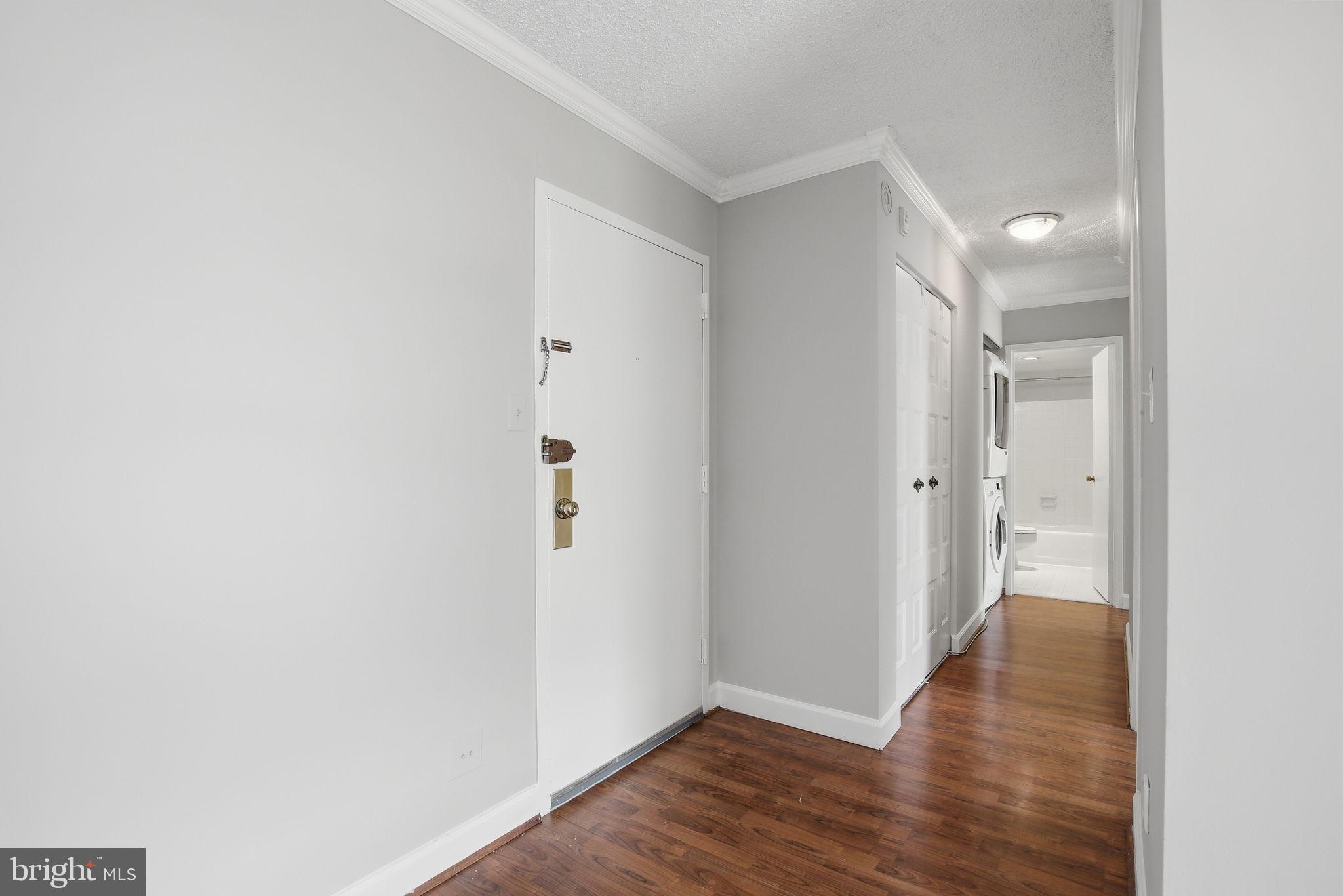 IDYLWOOD TOWERS - Residential