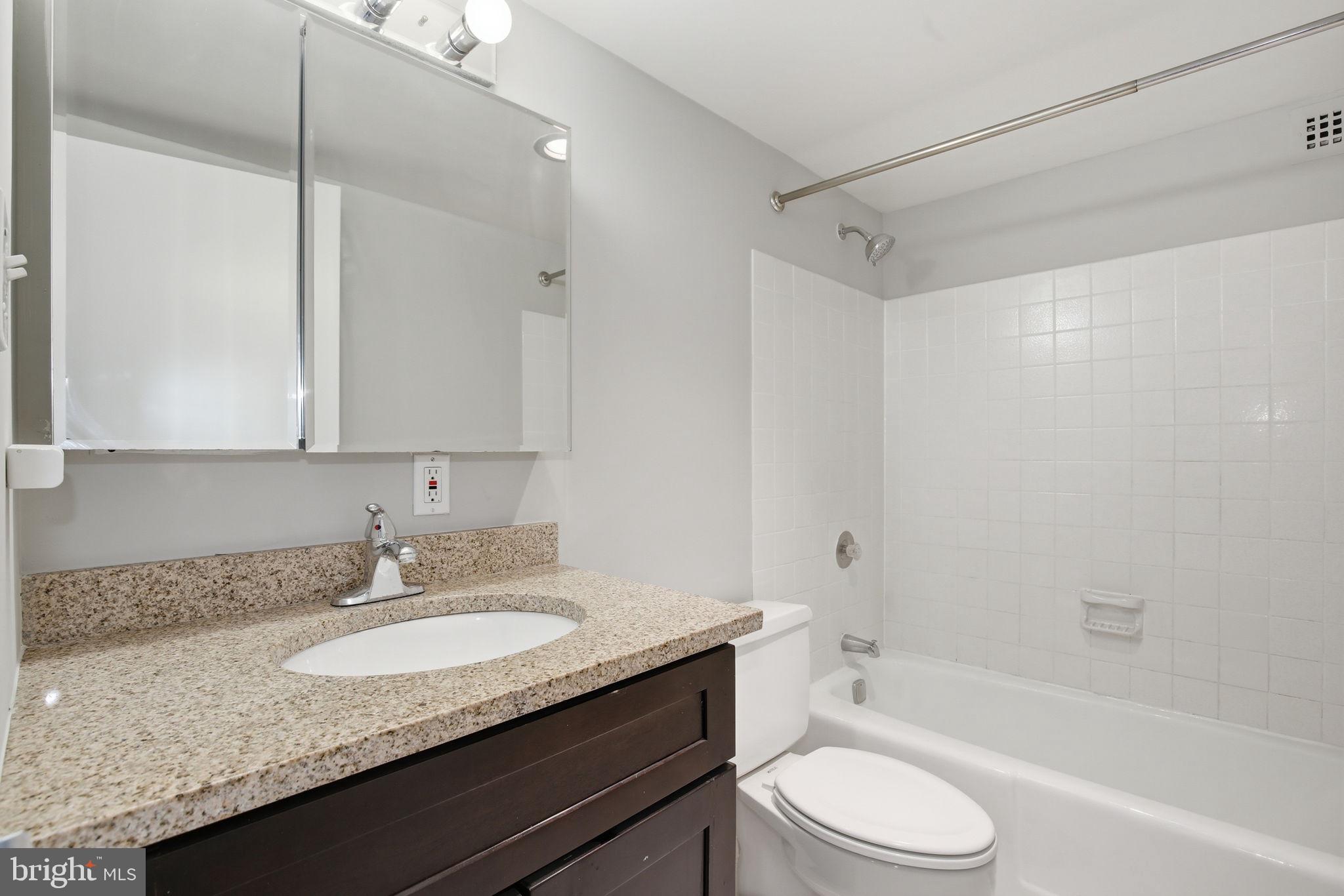 IDYLWOOD TOWERS - Residential