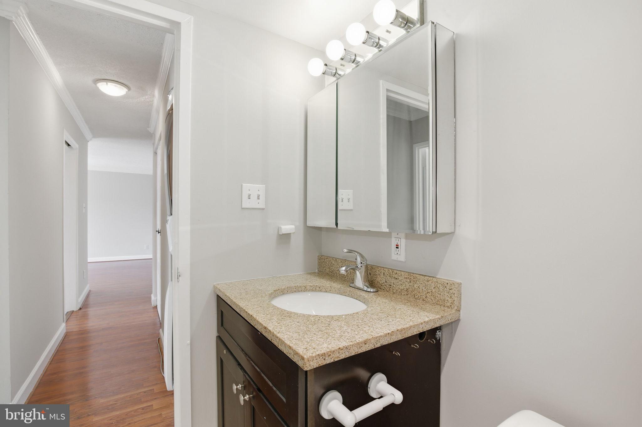 IDYLWOOD TOWERS - Residential