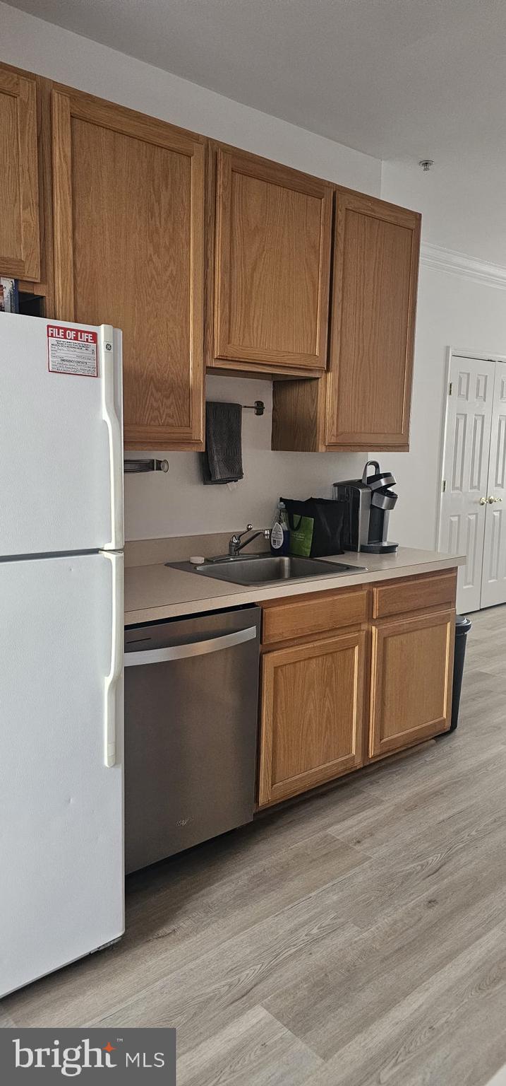 LAKELANDS - Residential Lease
