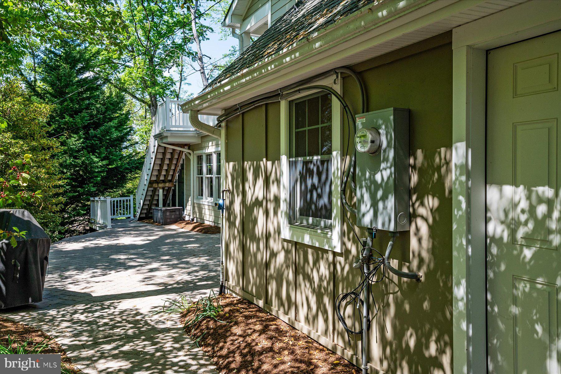 HOLLY POINT - Residential