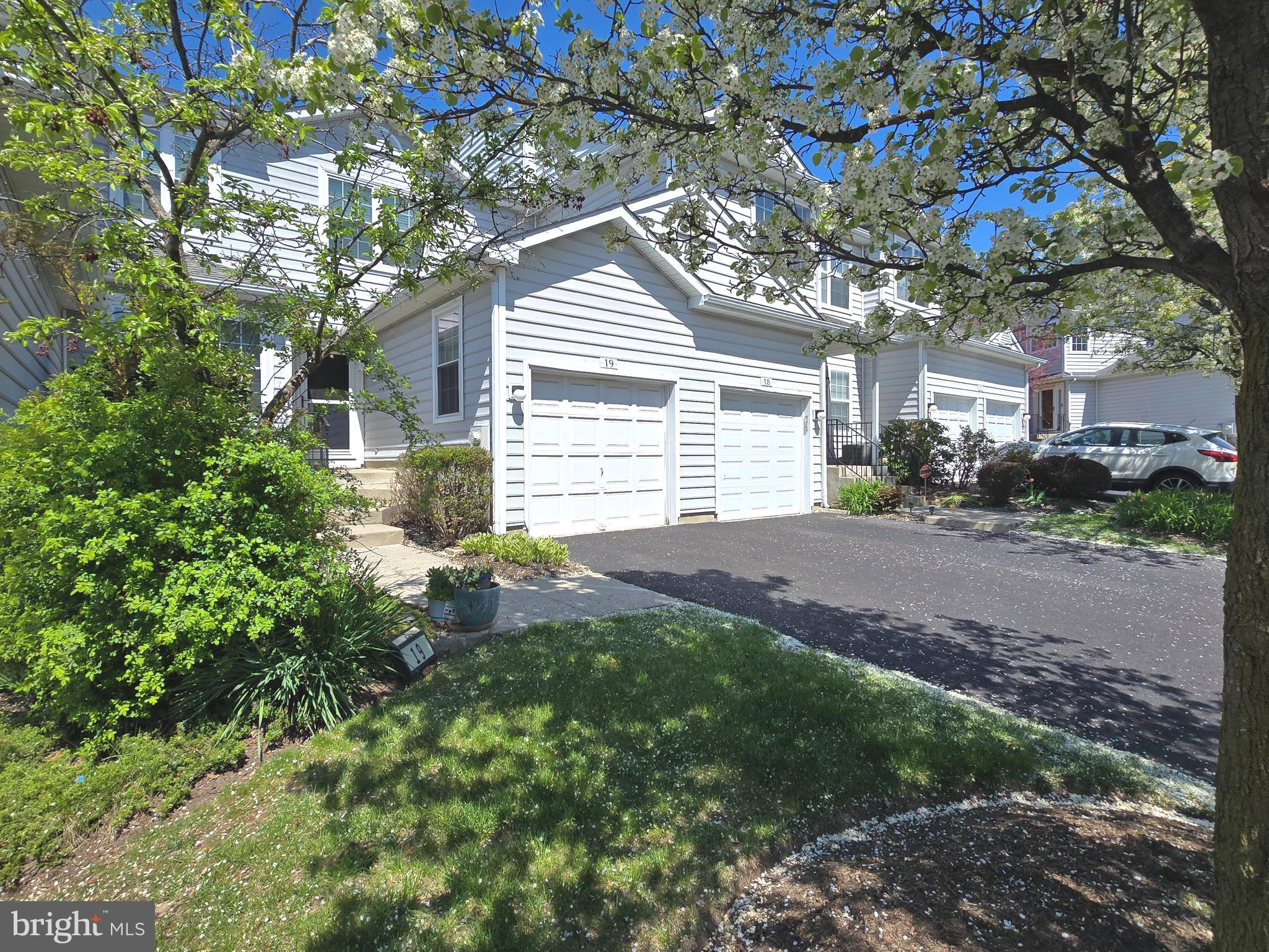 THORNHILL - Residential
