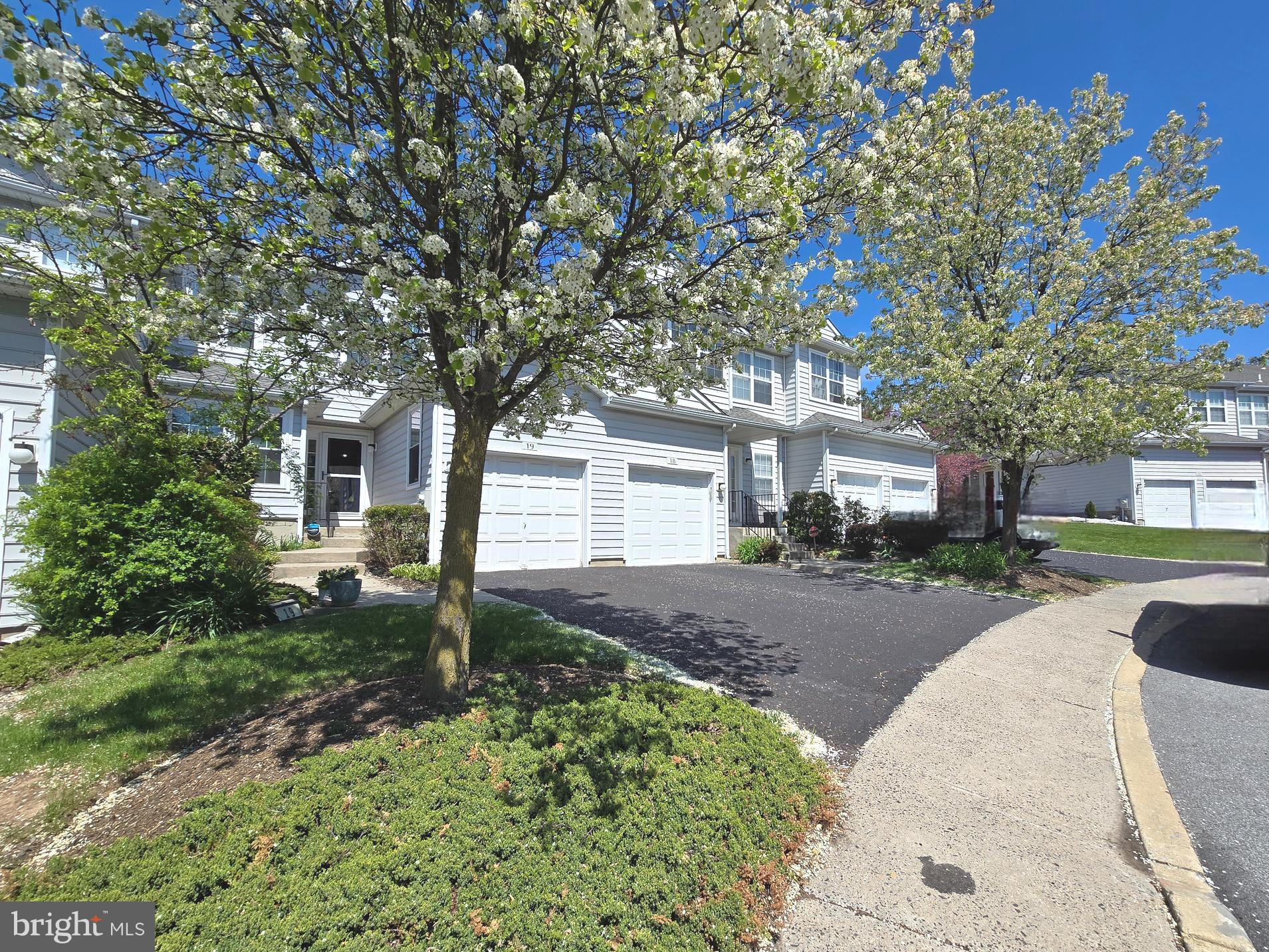 THORNHILL - Residential