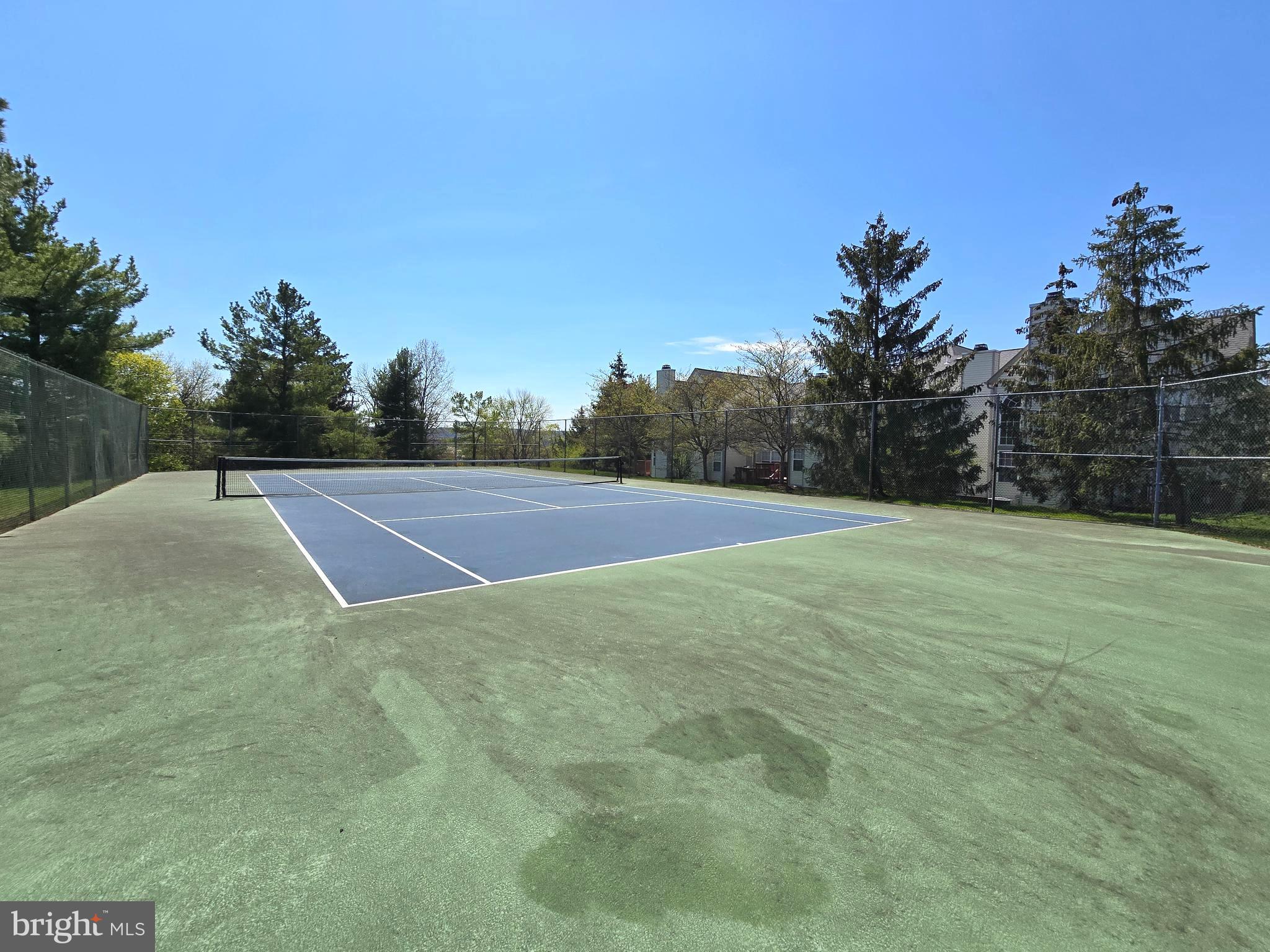 THORNHILL - Residential