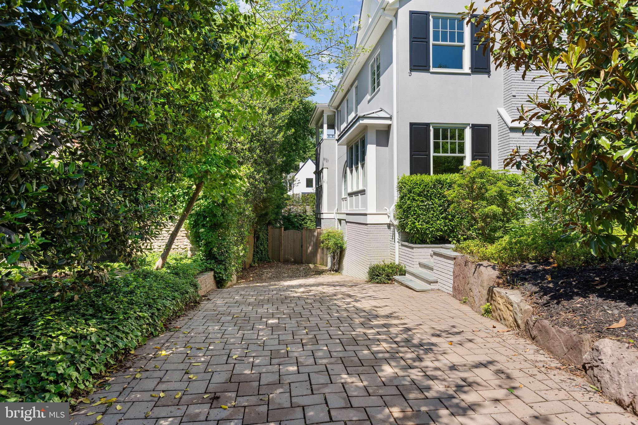 WESLEY HEIGHTS - Residential