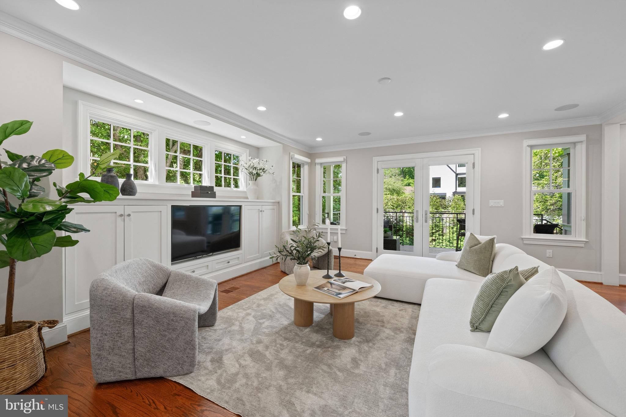 WESLEY HEIGHTS - Residential