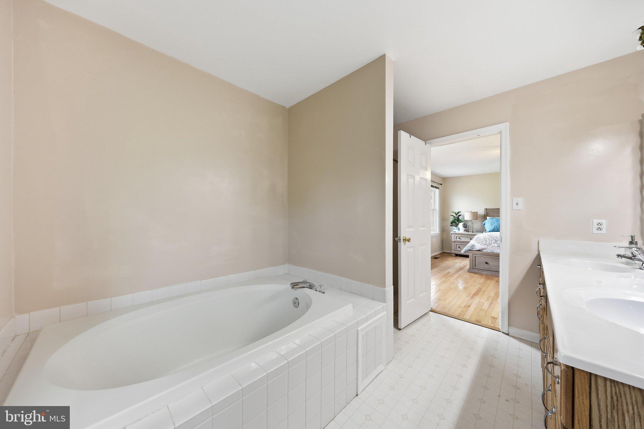 MUDDY RIVER FARMS - Residential