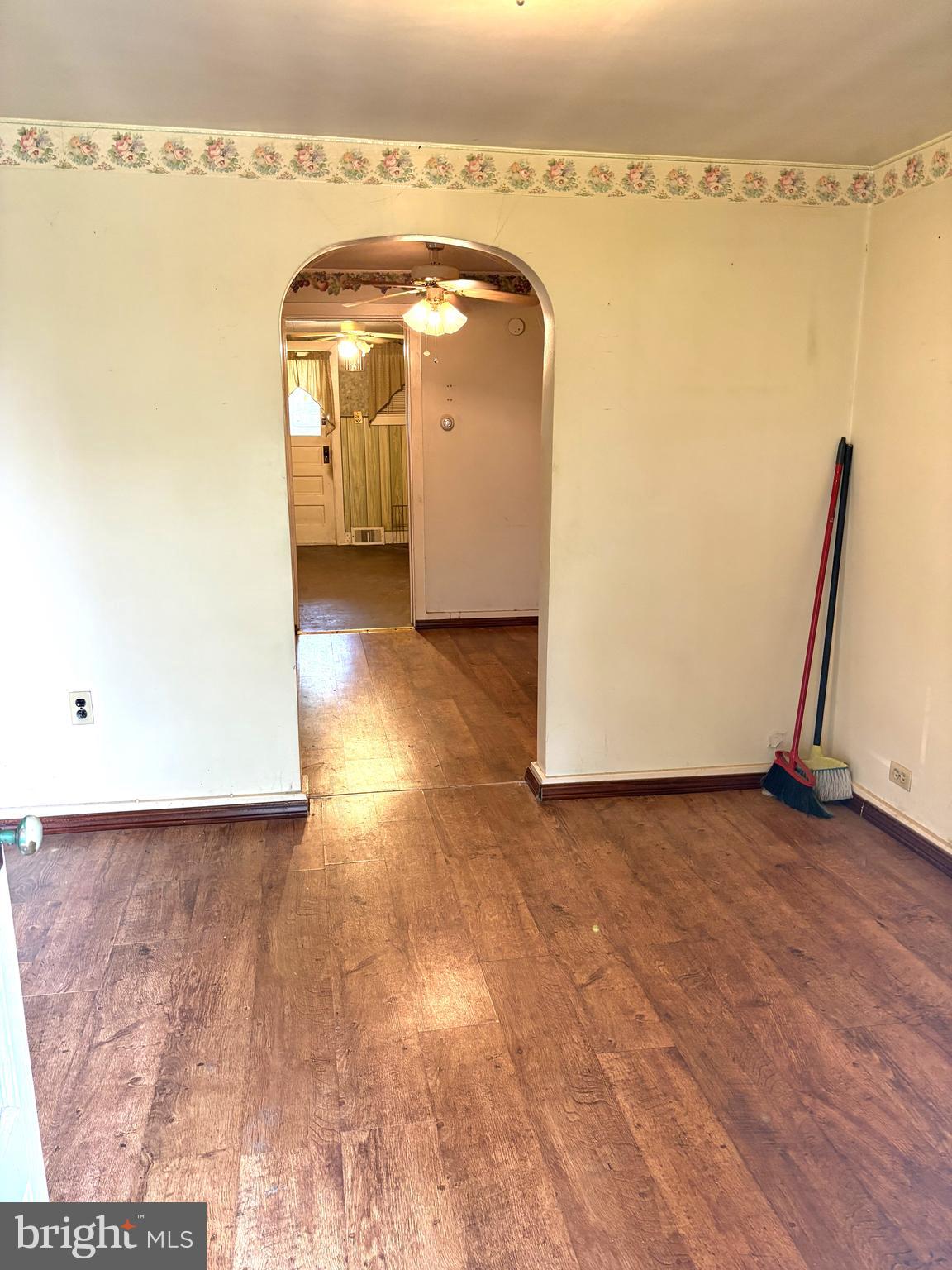 SOUTH MIDDLETON - Residential