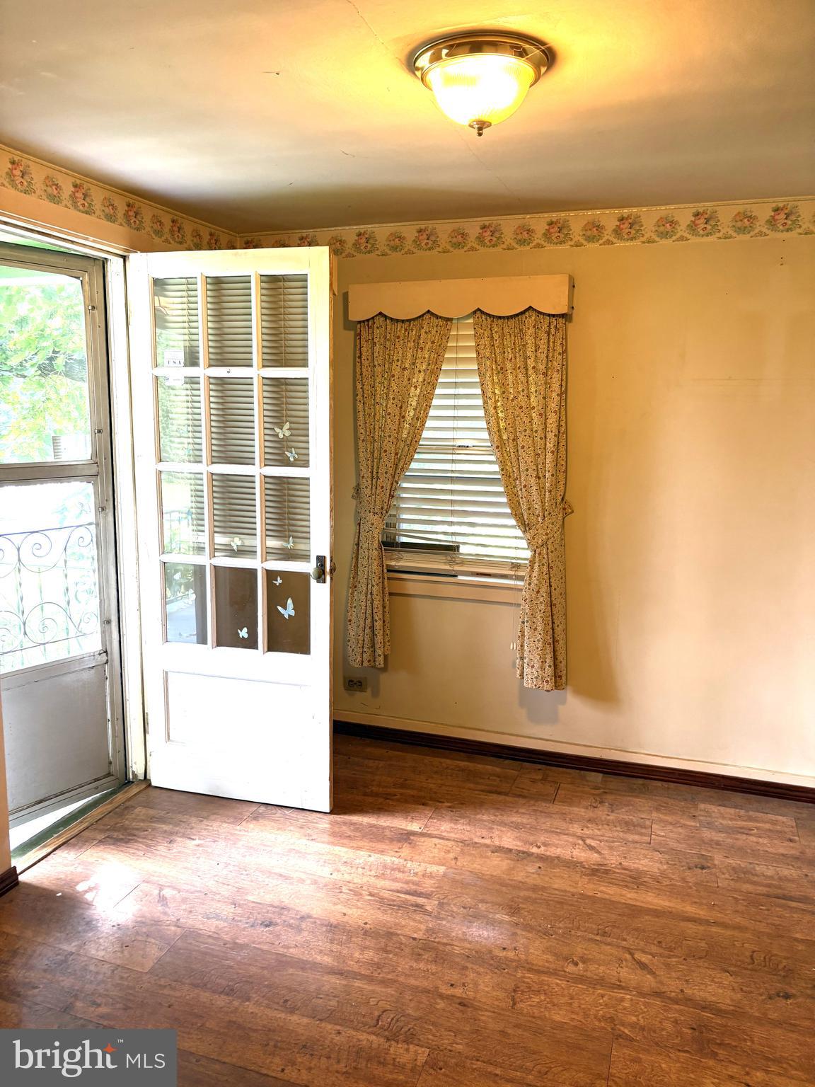 SOUTH MIDDLETON - Residential
