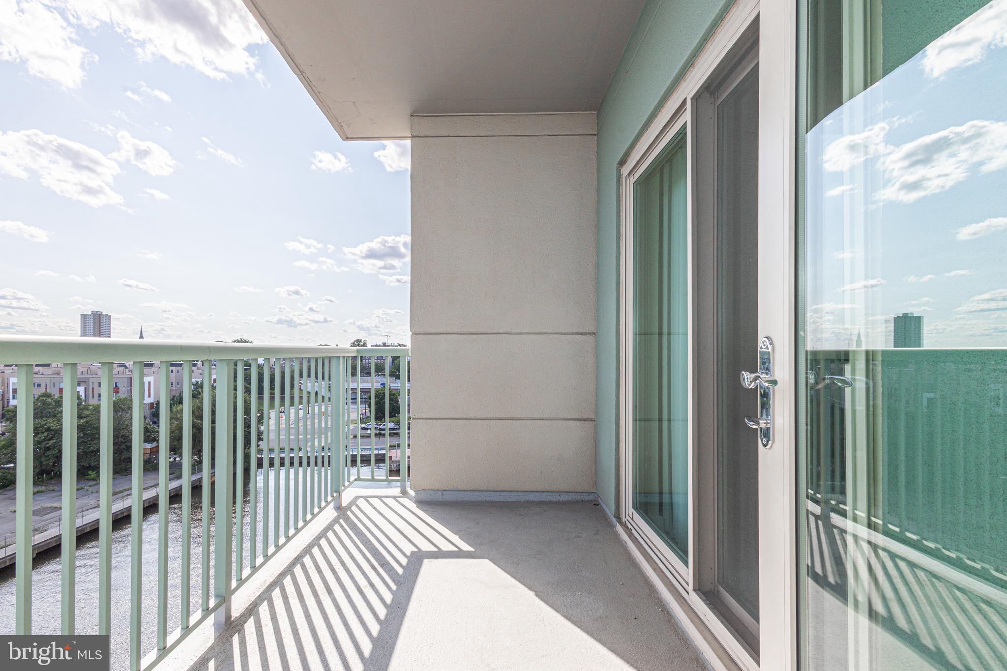 DOCKSIDE CONDOMINIUM - Residential