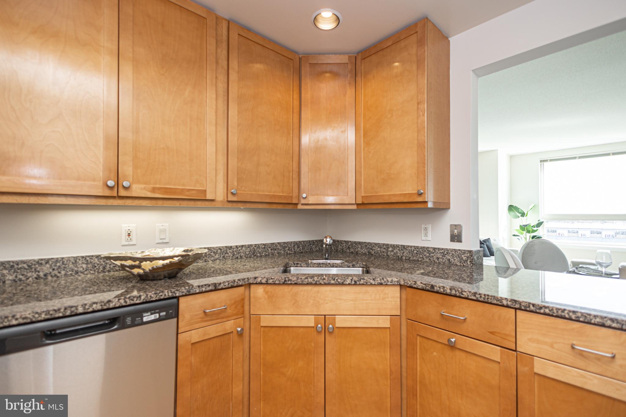 DOCKSIDE CONDOMINIUM - Residential