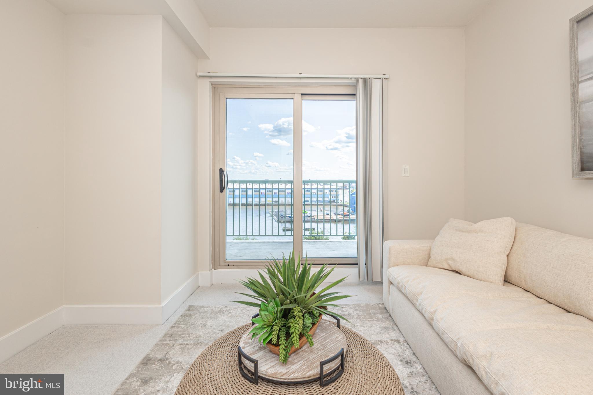 DOCKSIDE CONDOMINIUM - Residential