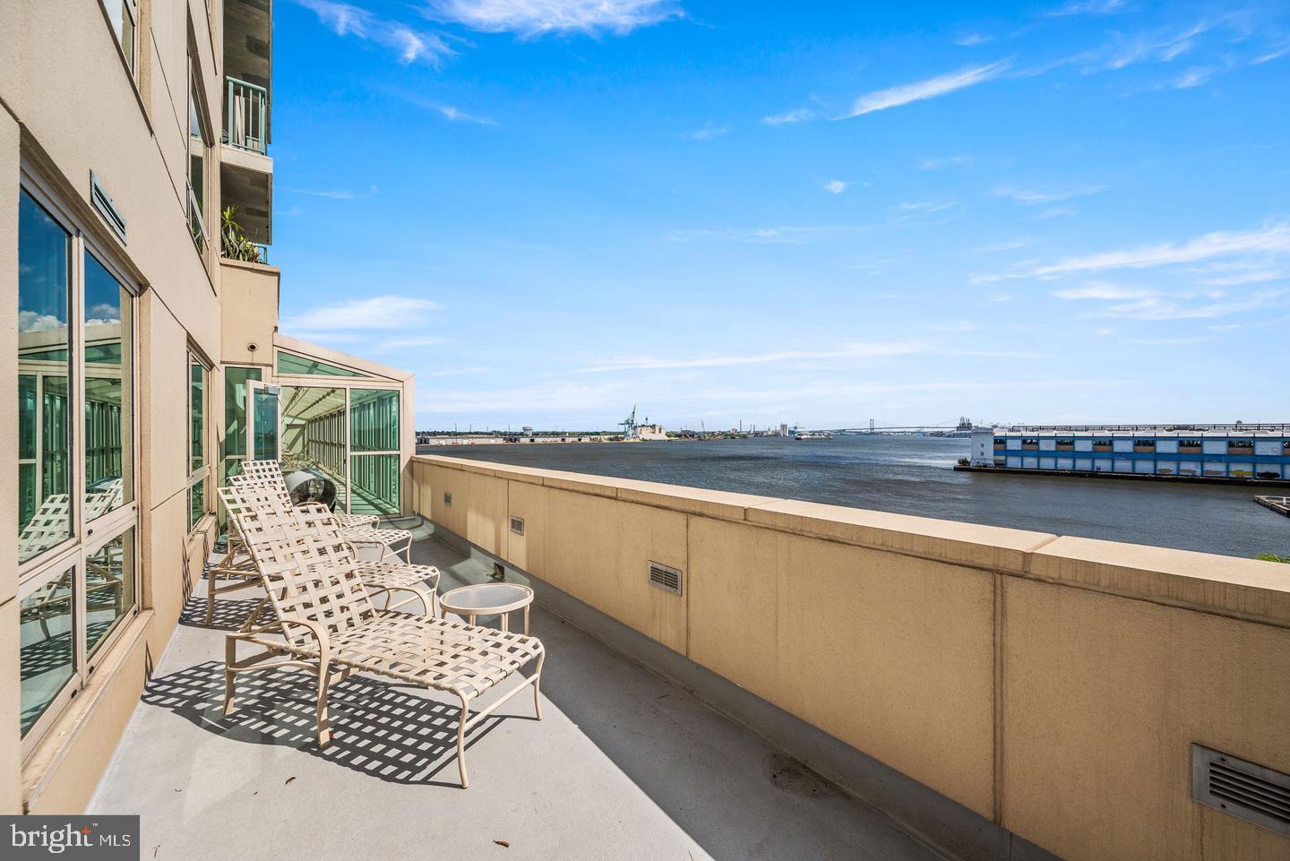 DOCKSIDE CONDOMINIUM - Residential