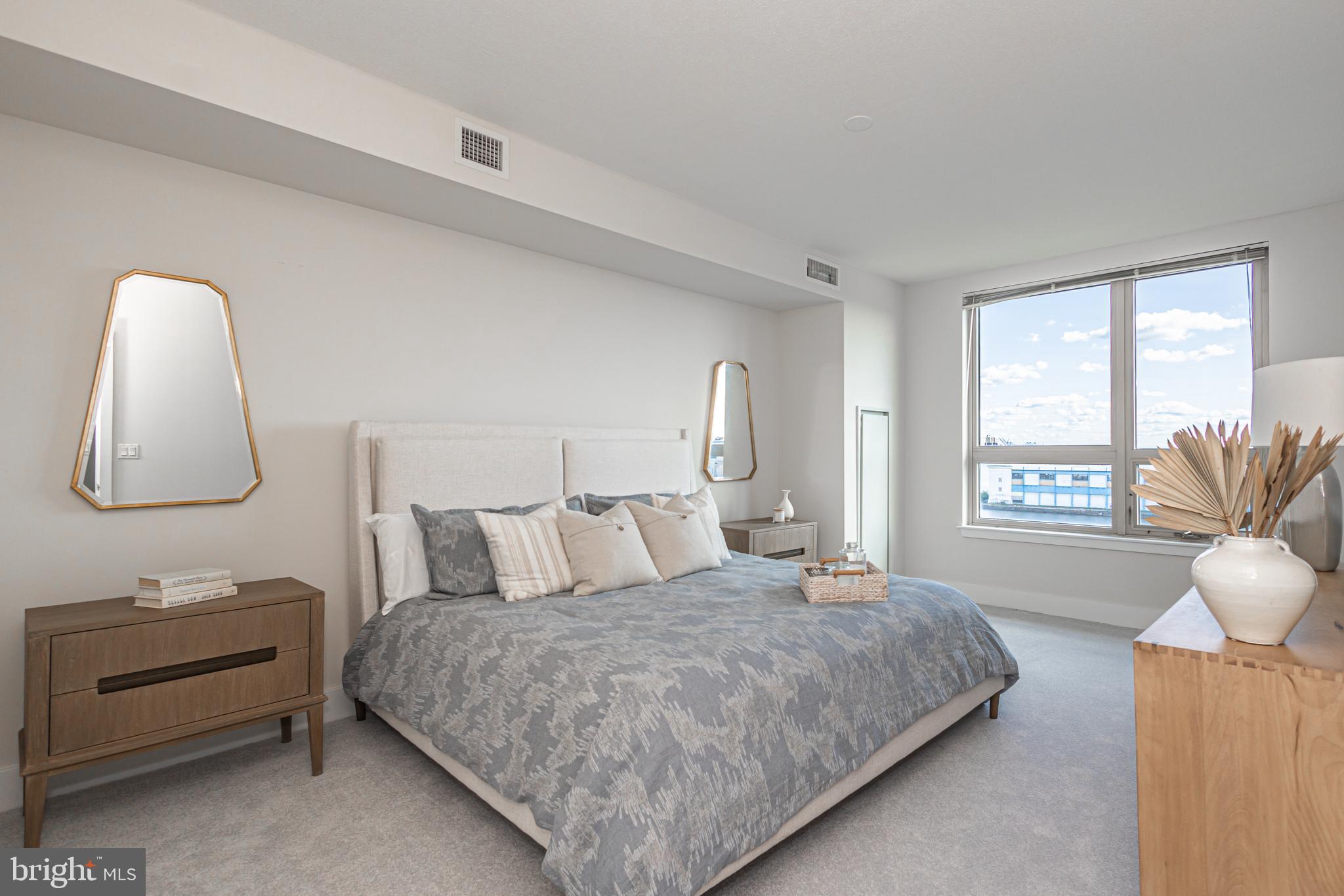 DOCKSIDE CONDOMINIUM - Residential