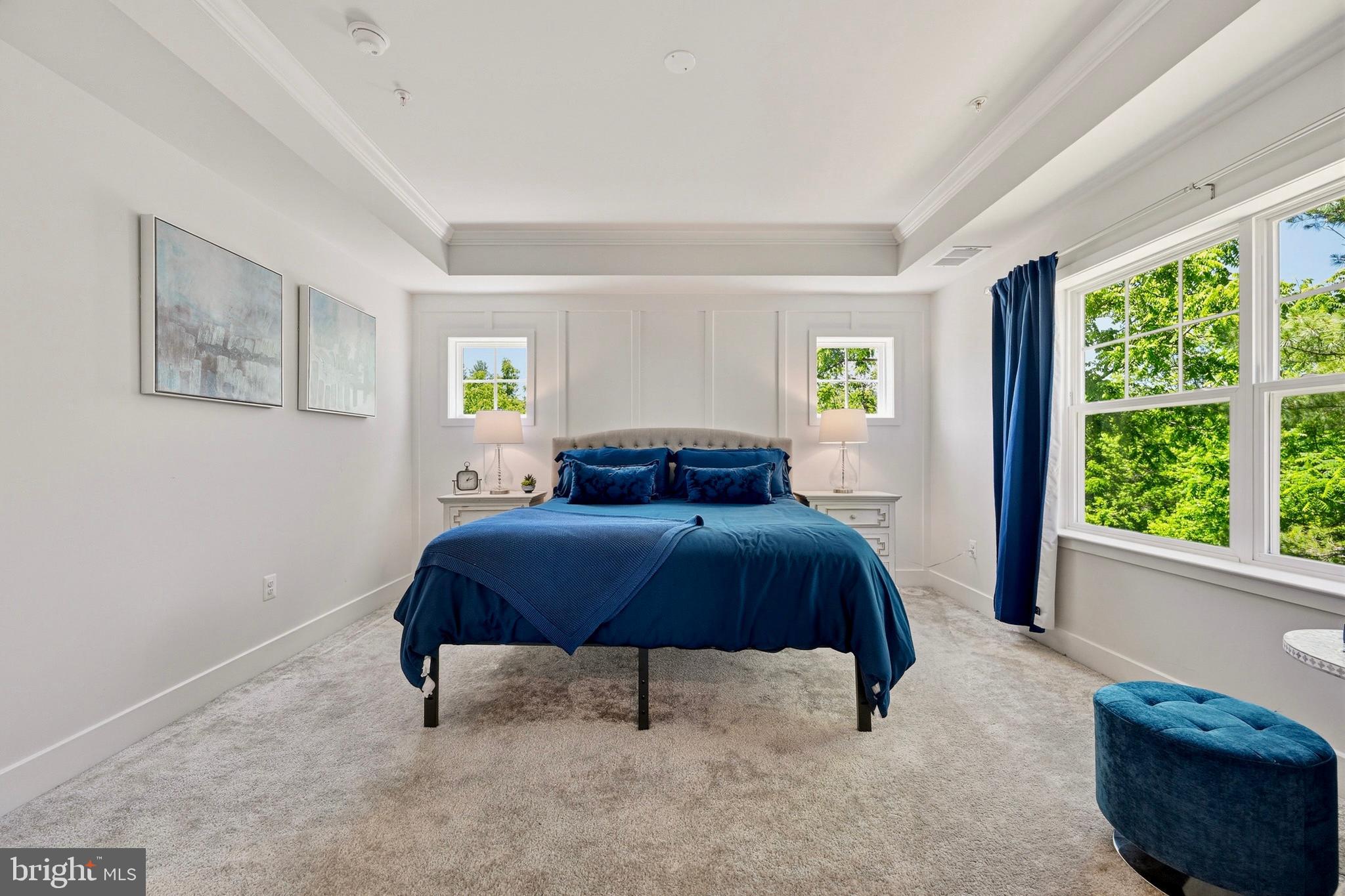 MONTGOMERY KNOLLS - Residential