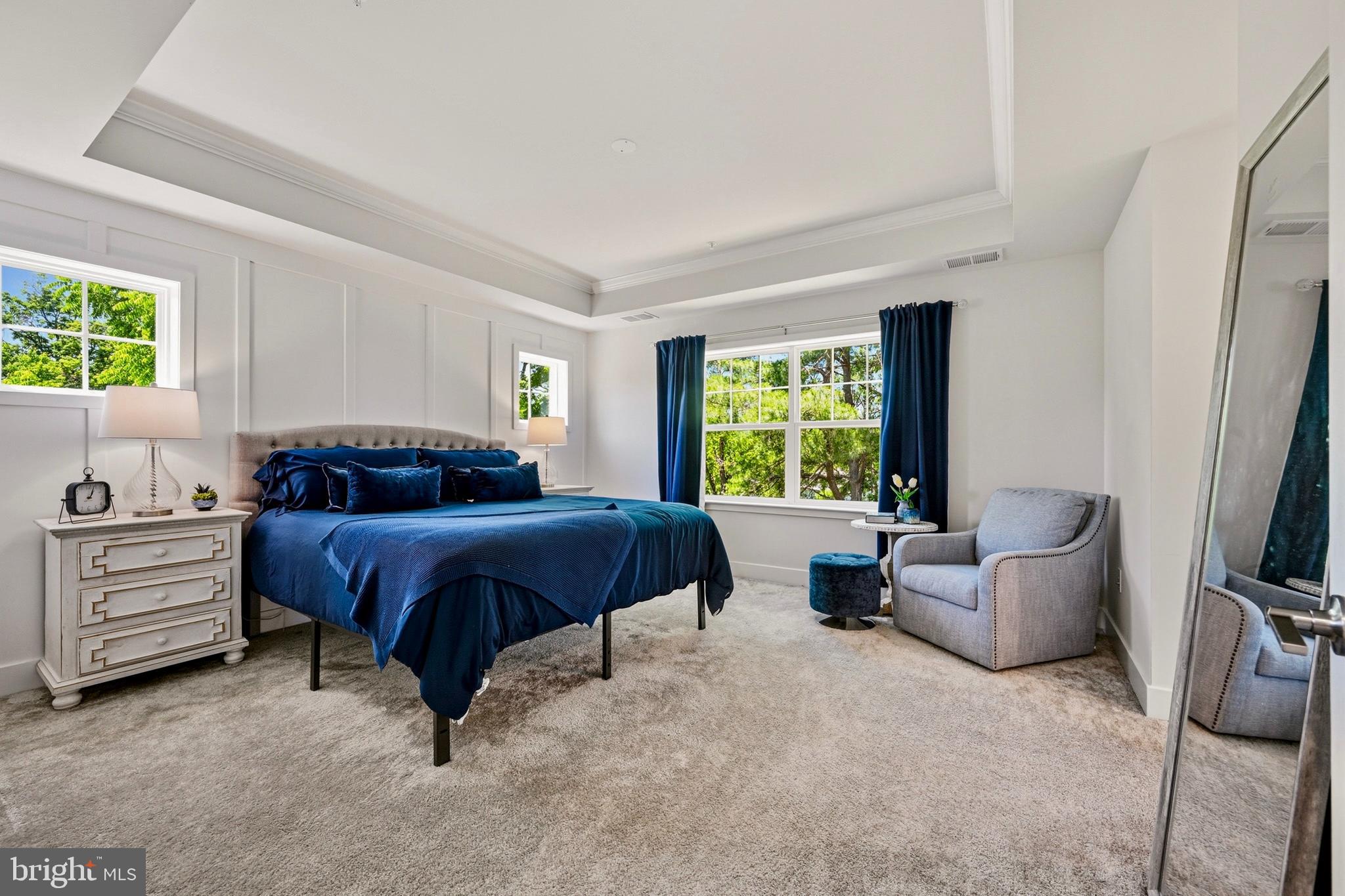 MONTGOMERY KNOLLS - Residential