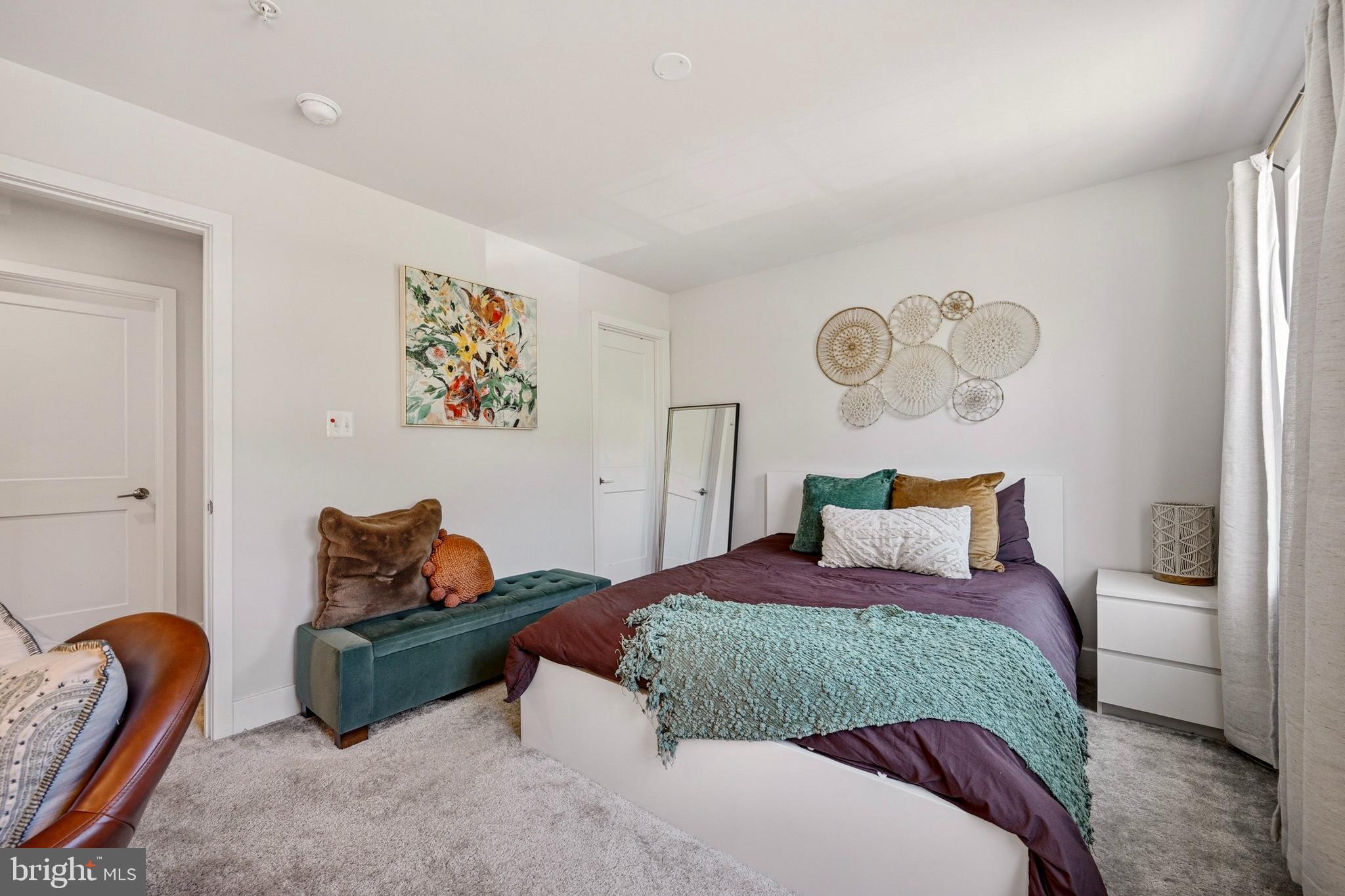 MONTGOMERY KNOLLS - Residential
