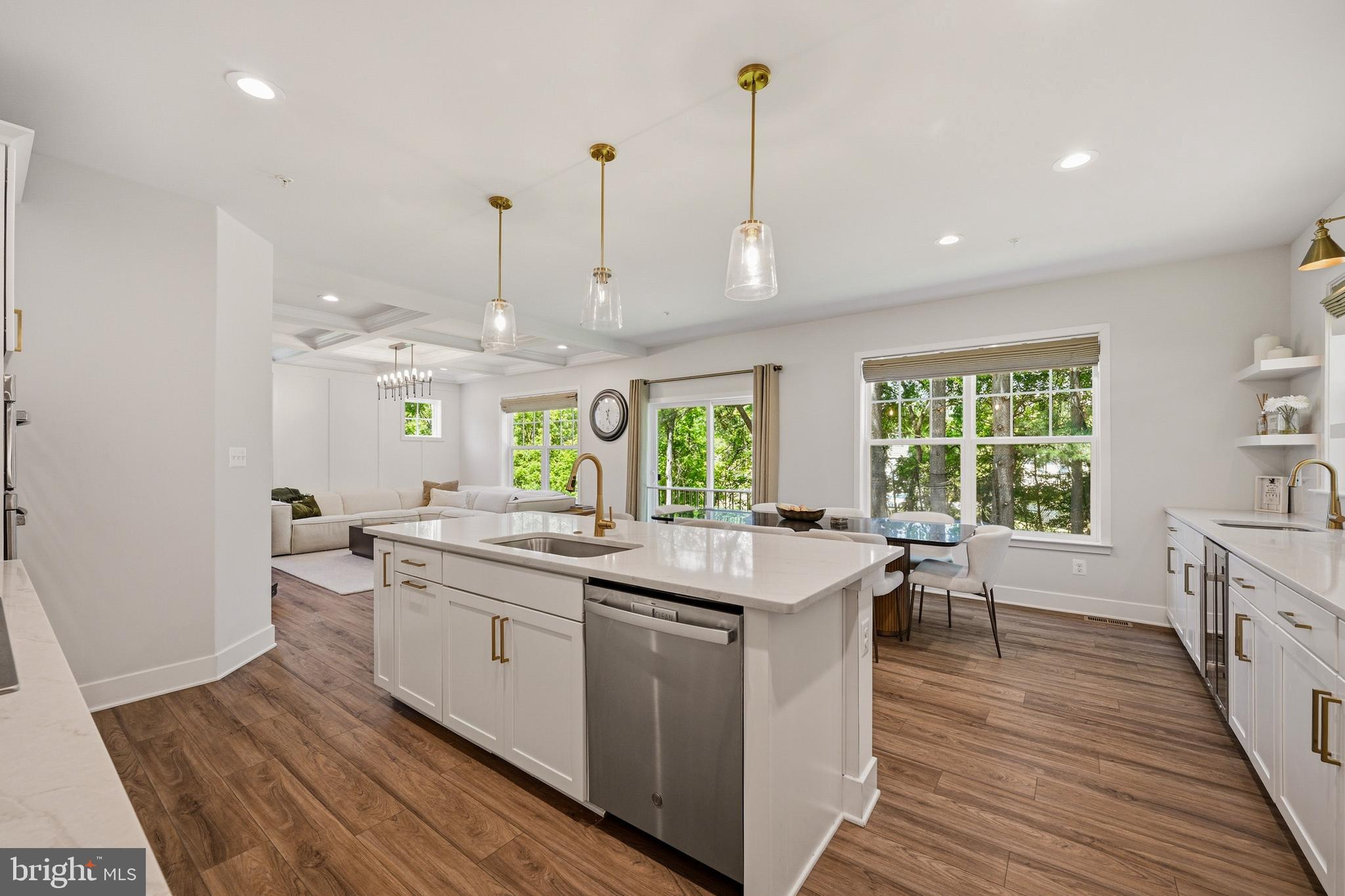 MONTGOMERY KNOLLS - Residential
