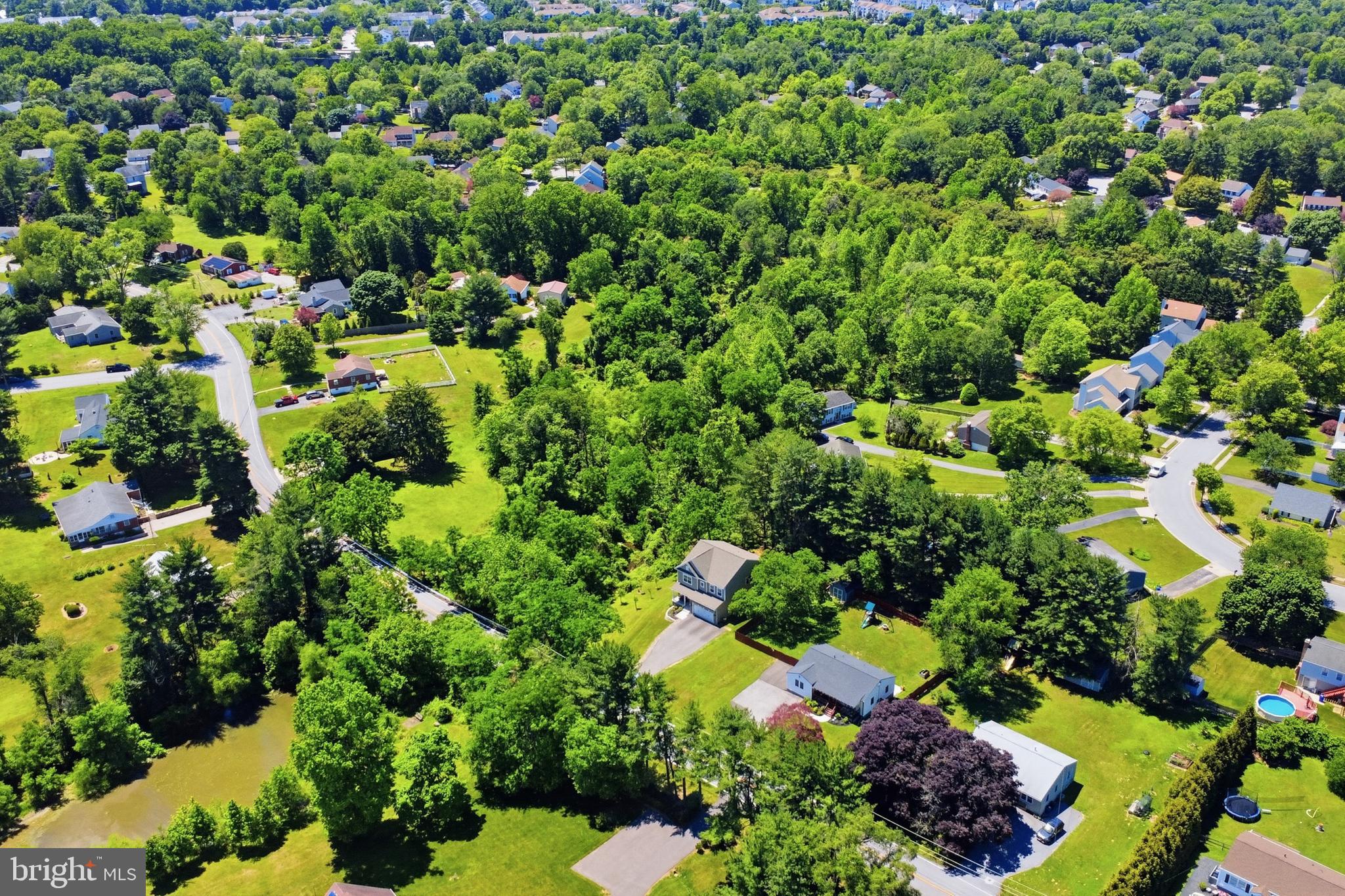 MONTGOMERY KNOLLS - Residential