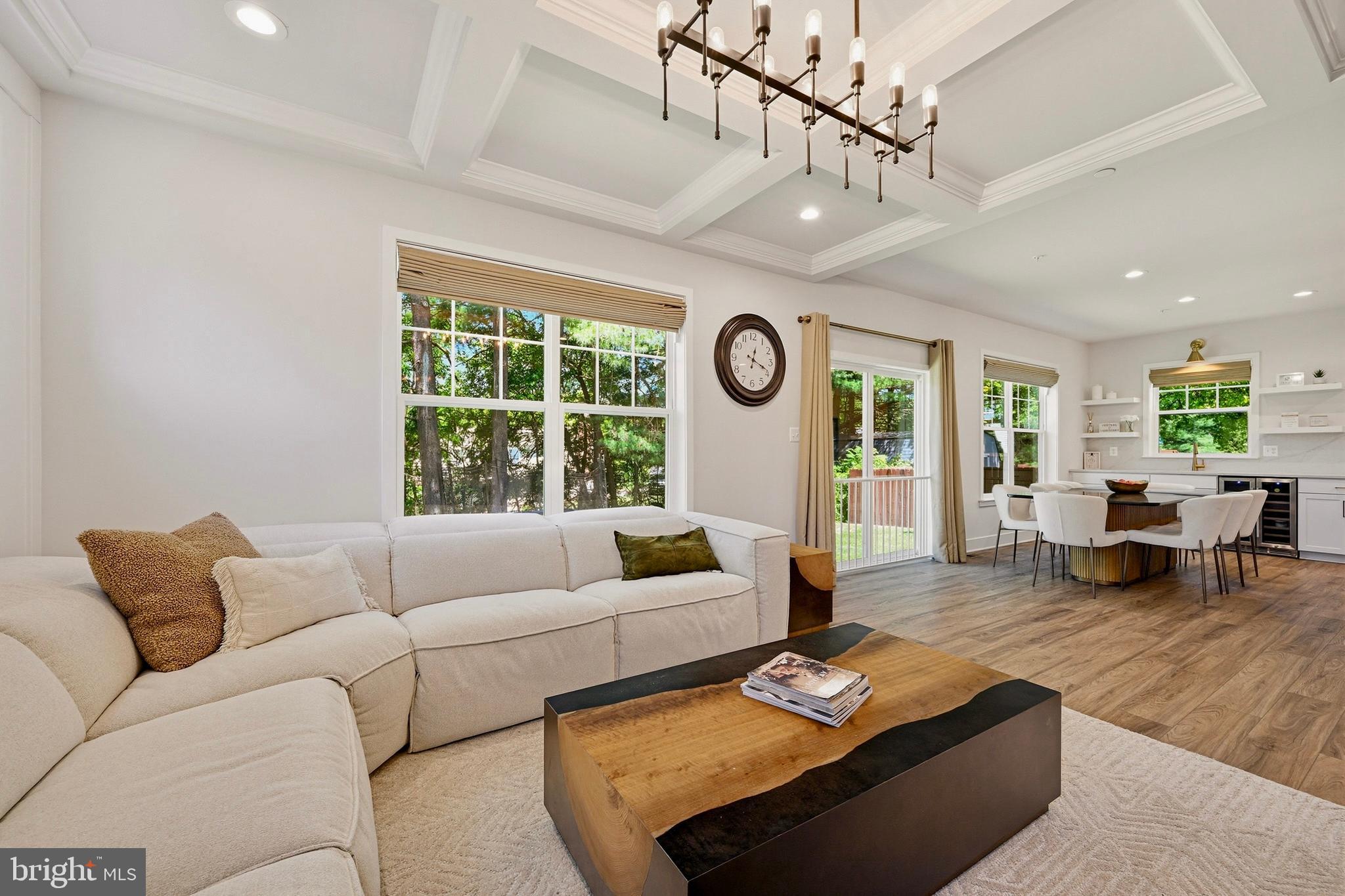 MONTGOMERY KNOLLS - Residential