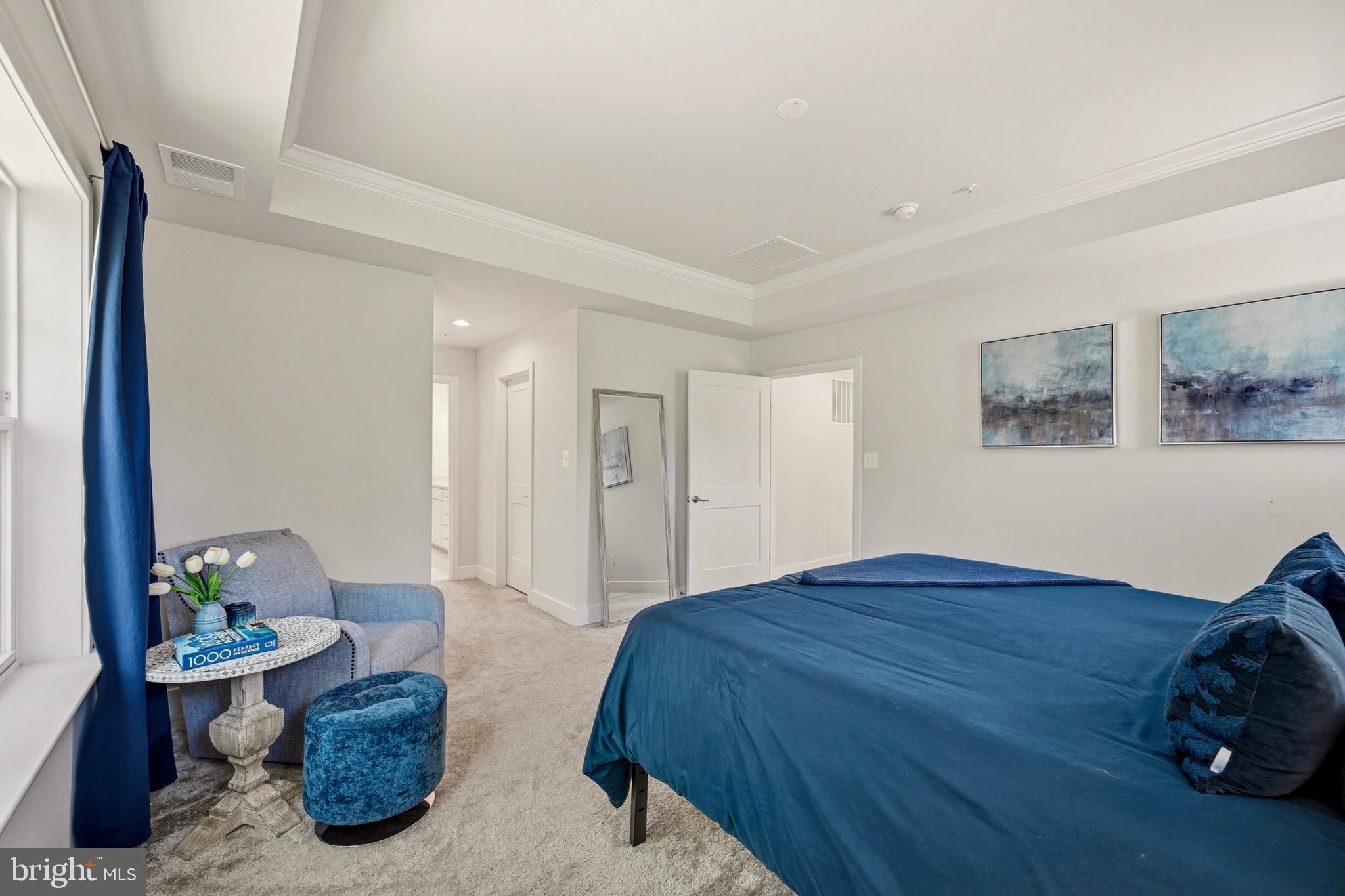 MONTGOMERY KNOLLS - Residential