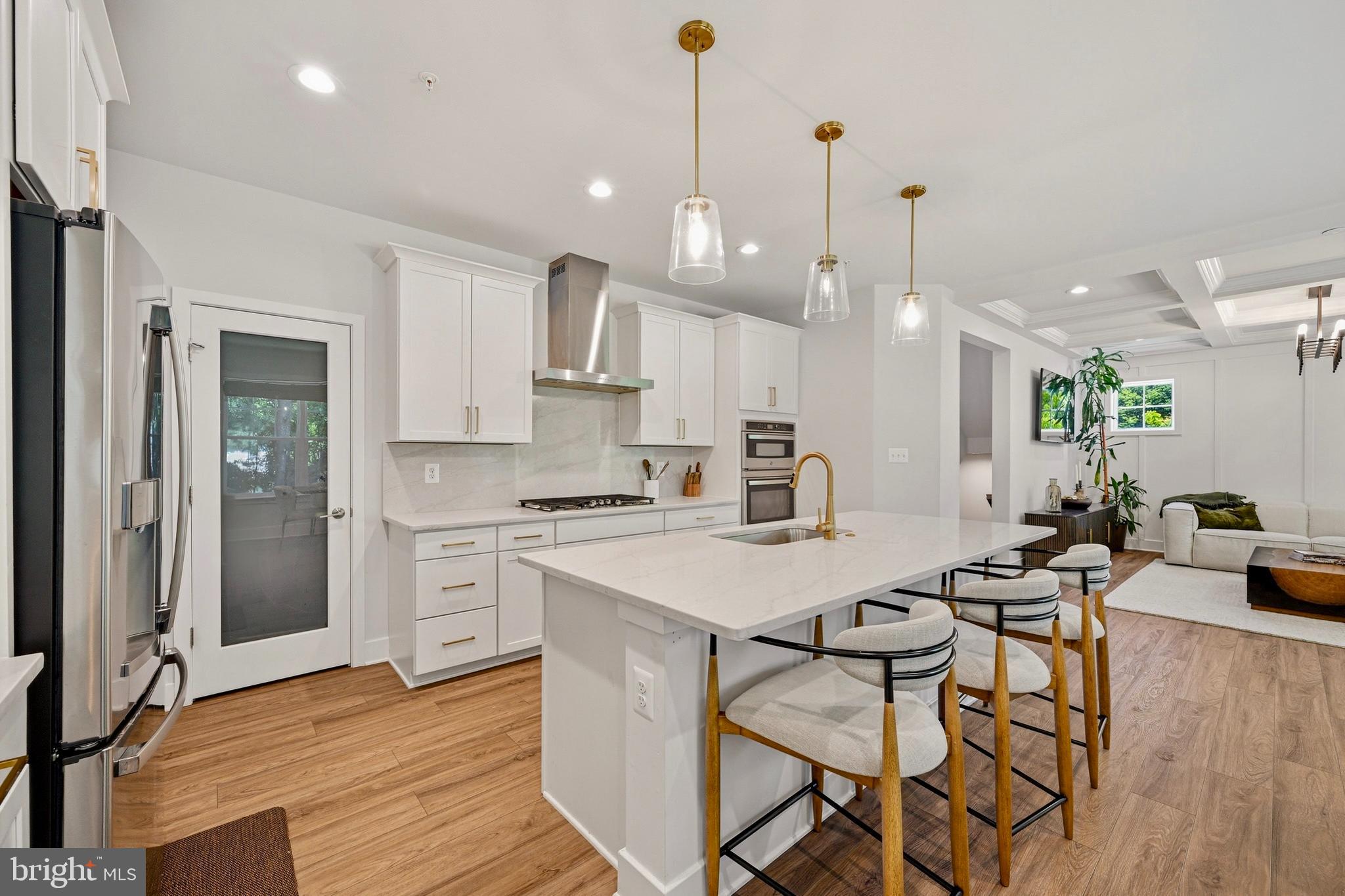 MONTGOMERY KNOLLS - Residential