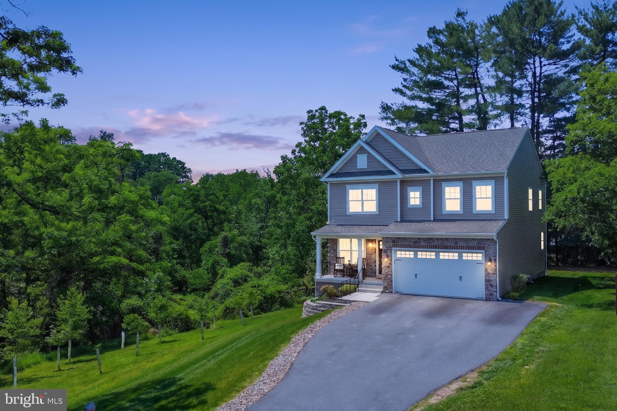 MONTGOMERY KNOLLS - Residential