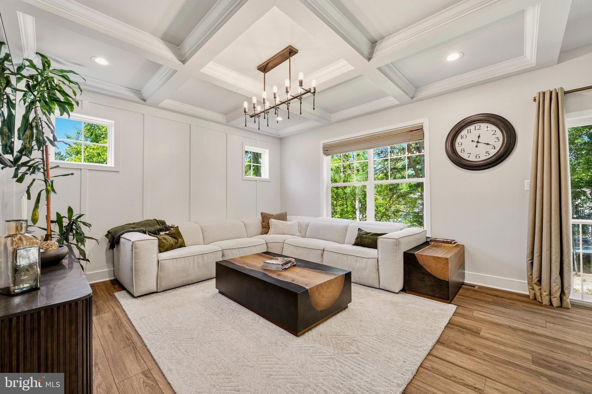 MONTGOMERY KNOLLS - Residential