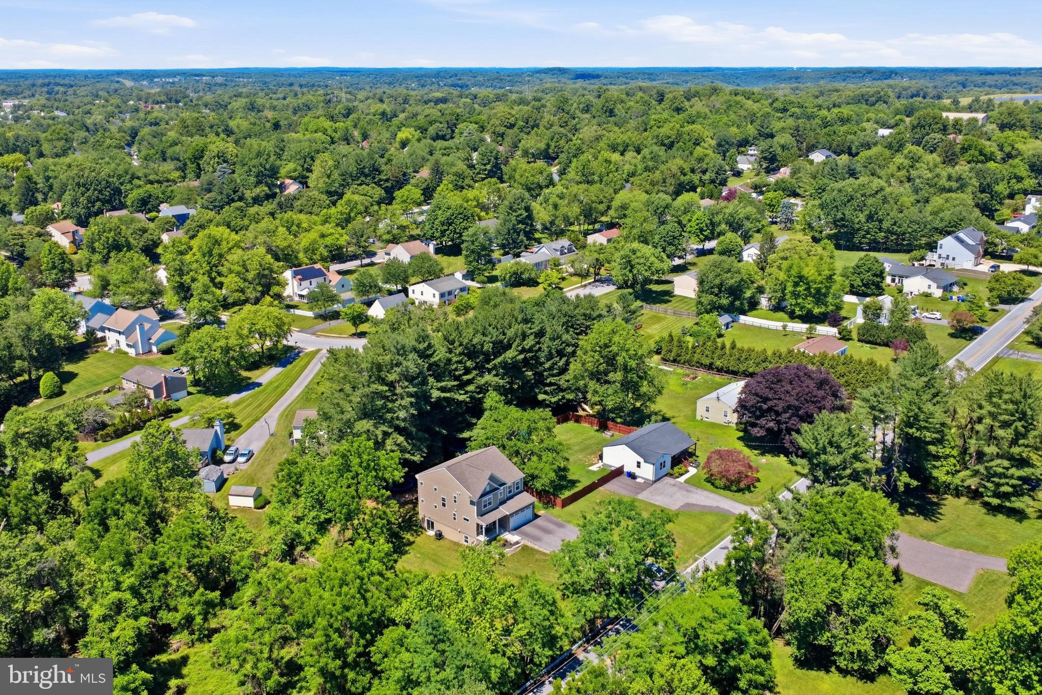 MONTGOMERY KNOLLS - Residential