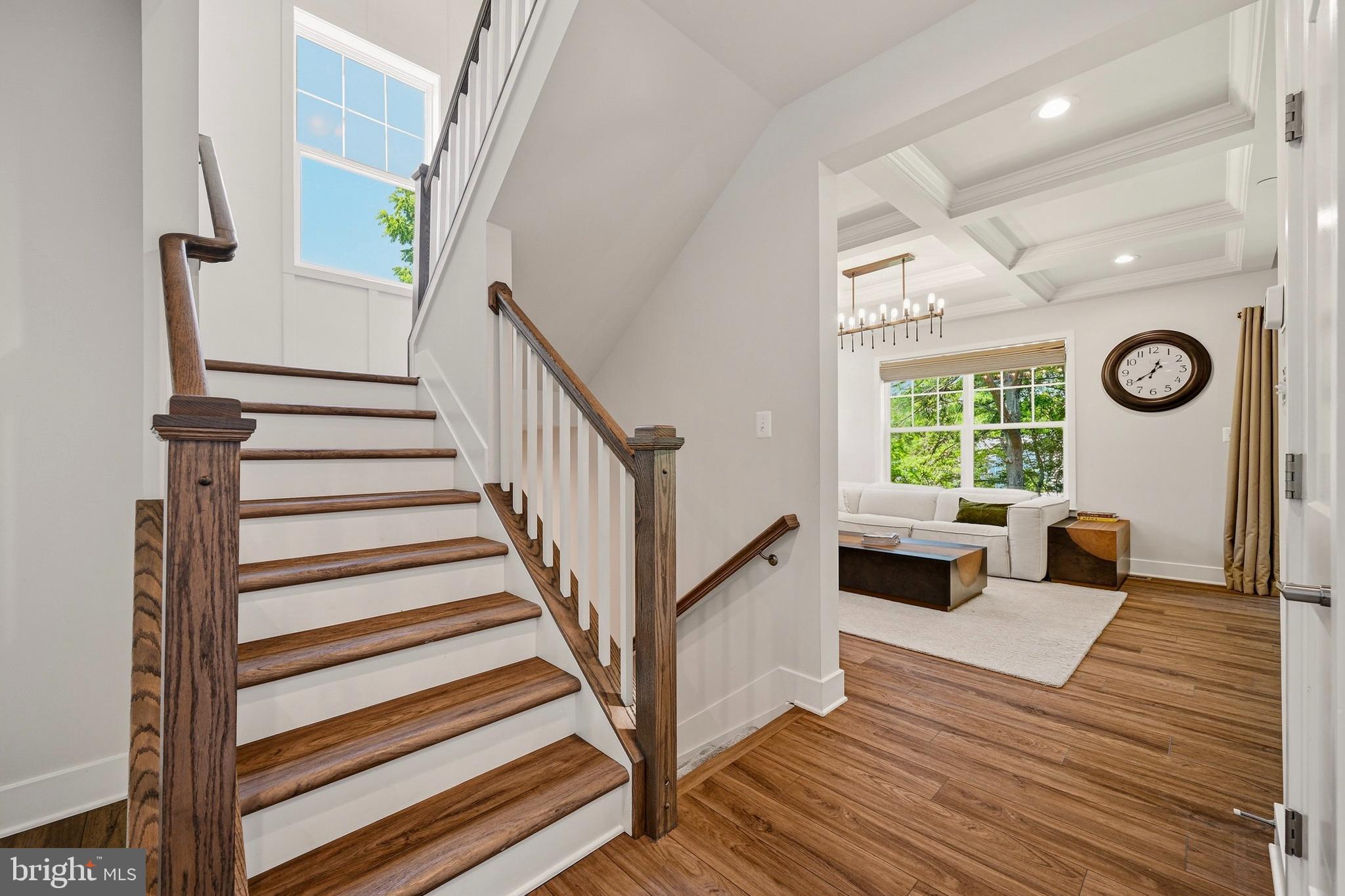 MONTGOMERY KNOLLS - Residential