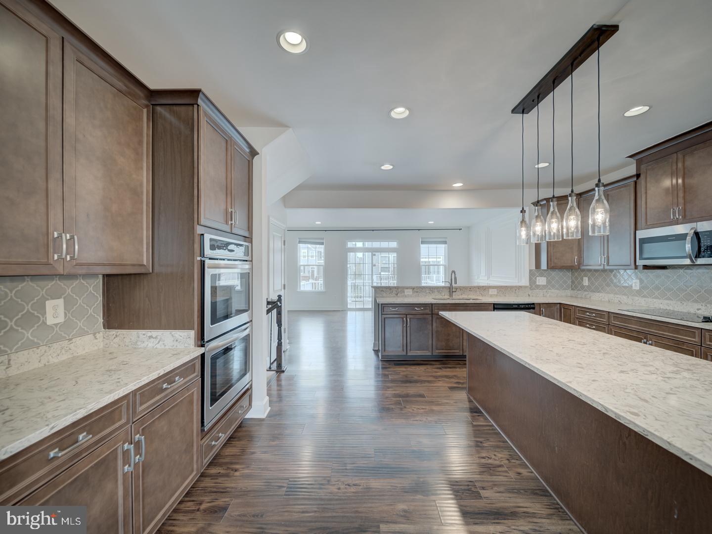 BRADLEY SQUARE - Residential