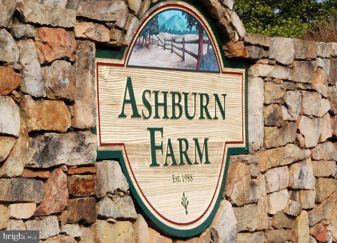 ASHBURN FARM - Residential