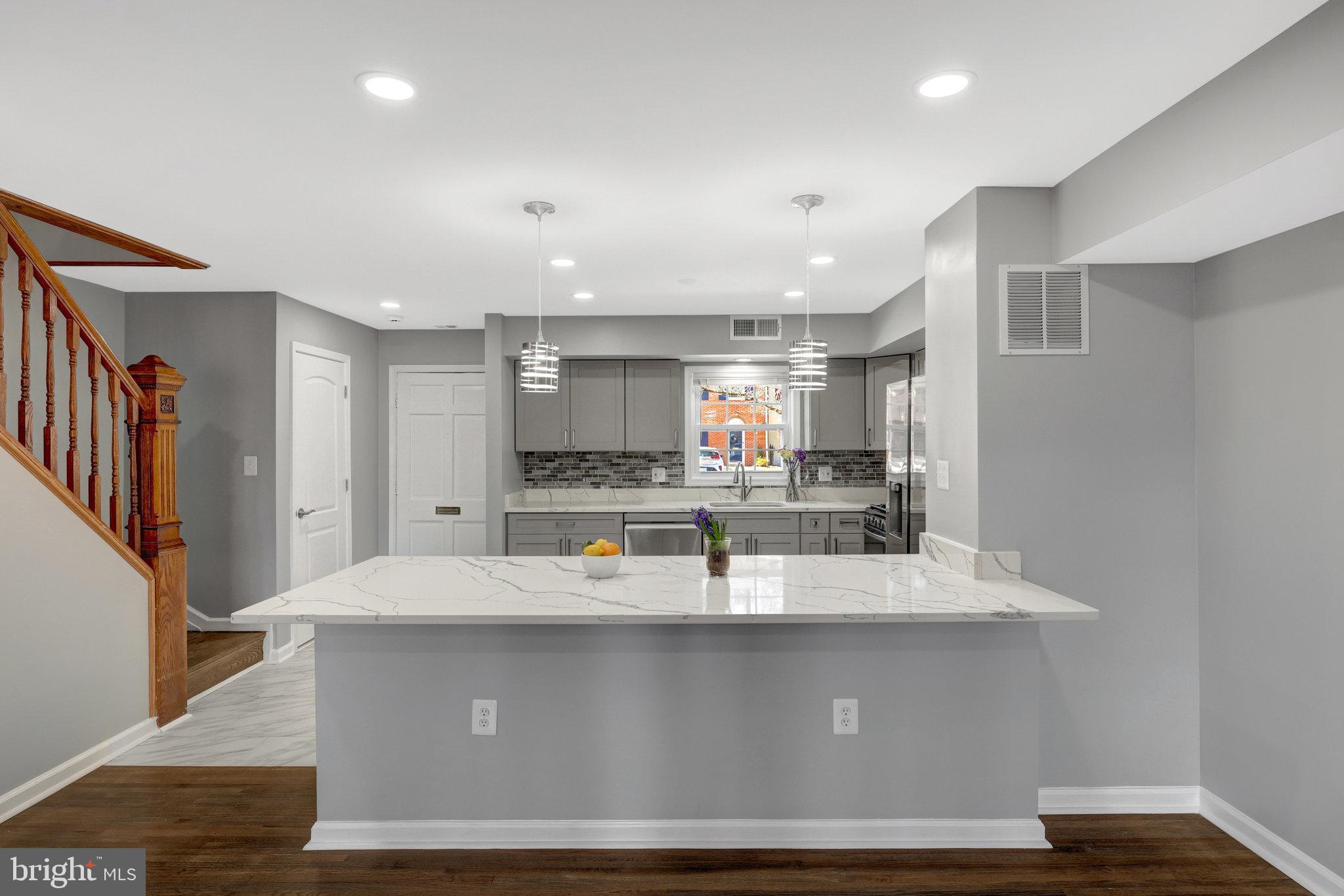 CARDINAL SQUARE - Residential