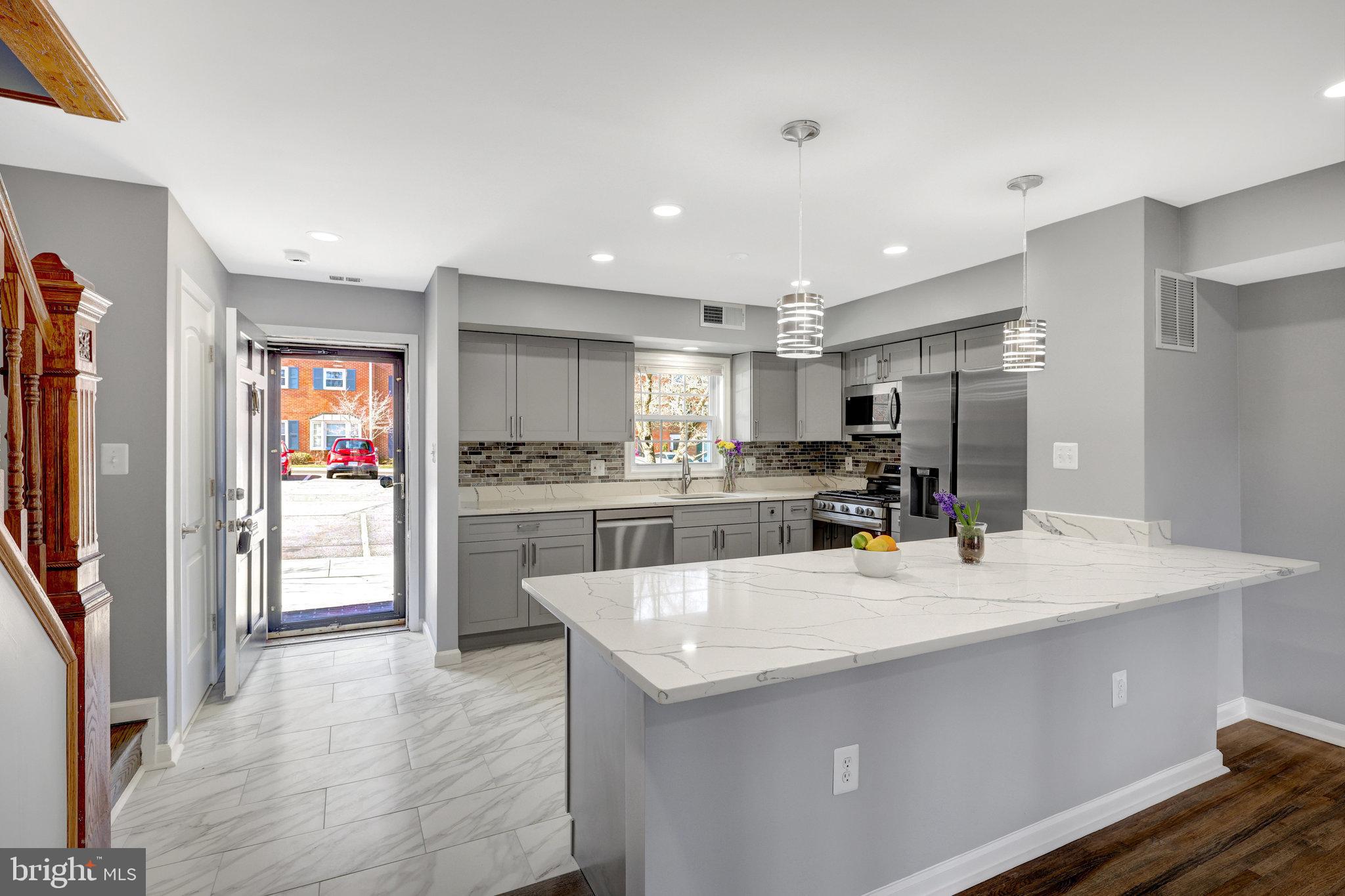 CARDINAL SQUARE - Residential