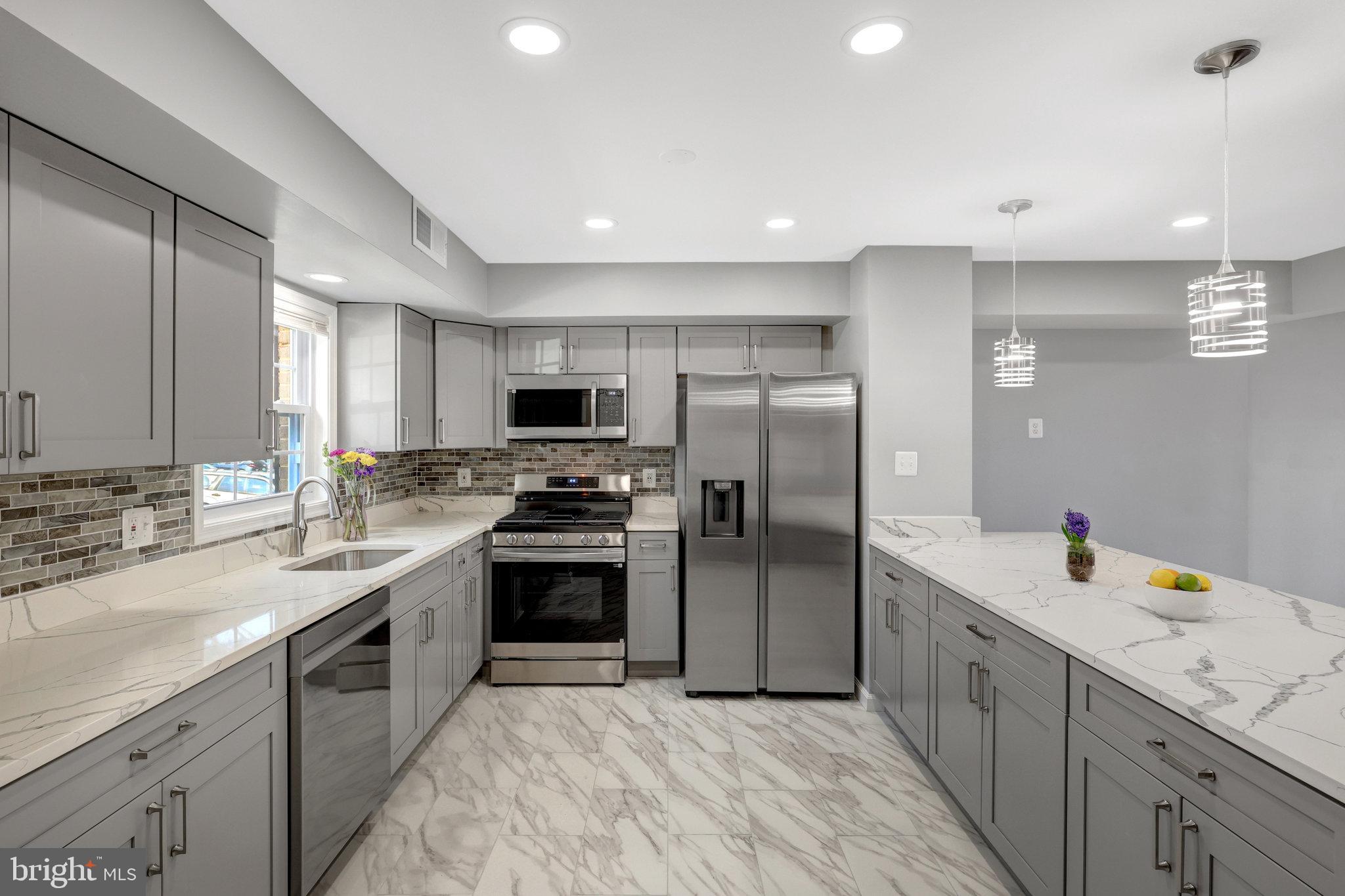 CARDINAL SQUARE - Residential