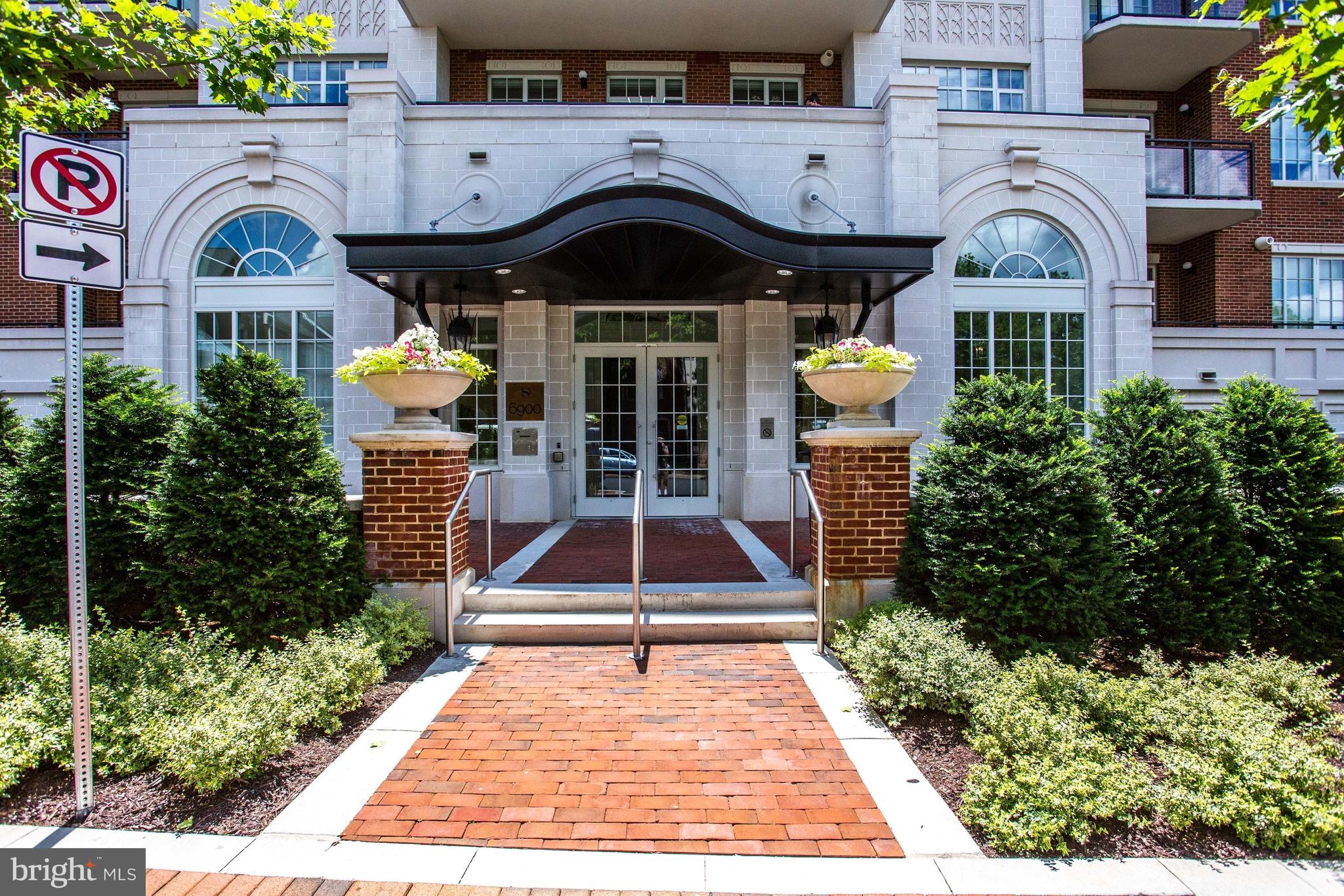THE SIGNET - Residential