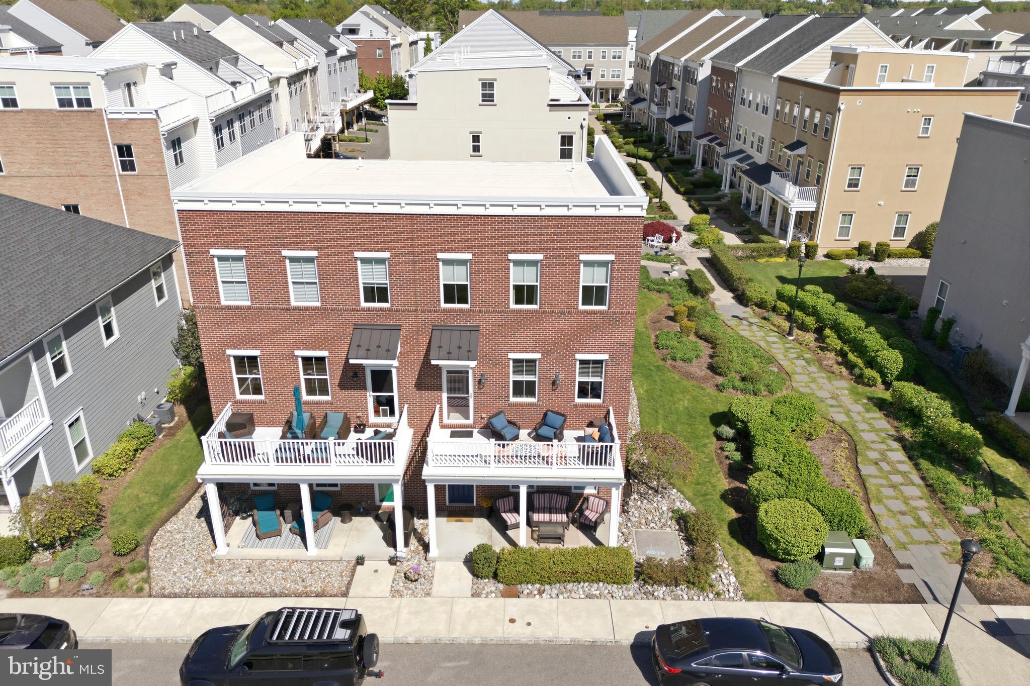 WATERSIDE - Residential