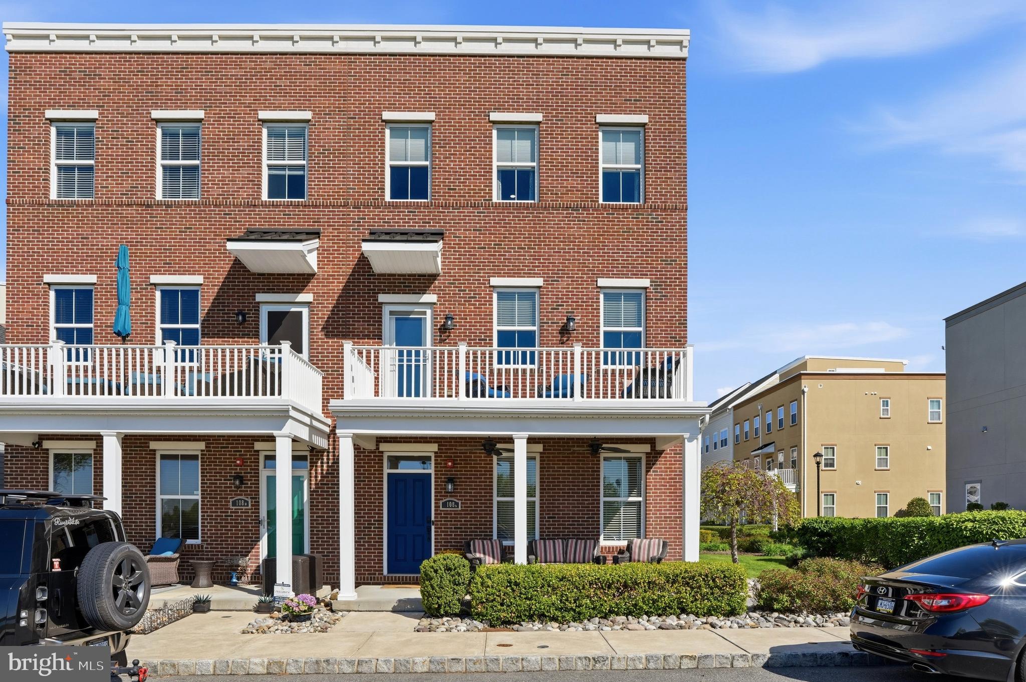 WATERSIDE - Residential