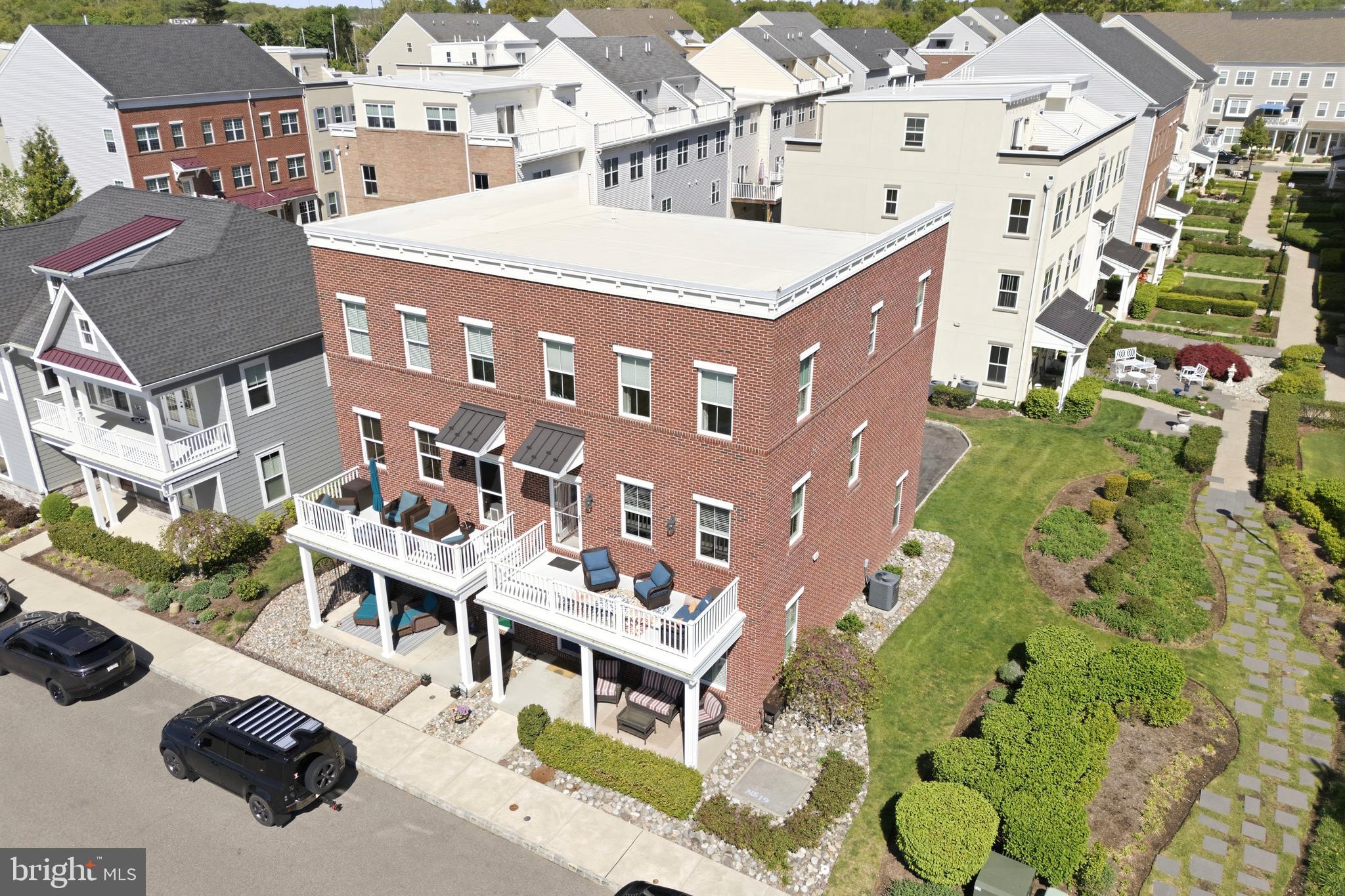 WATERSIDE - Residential